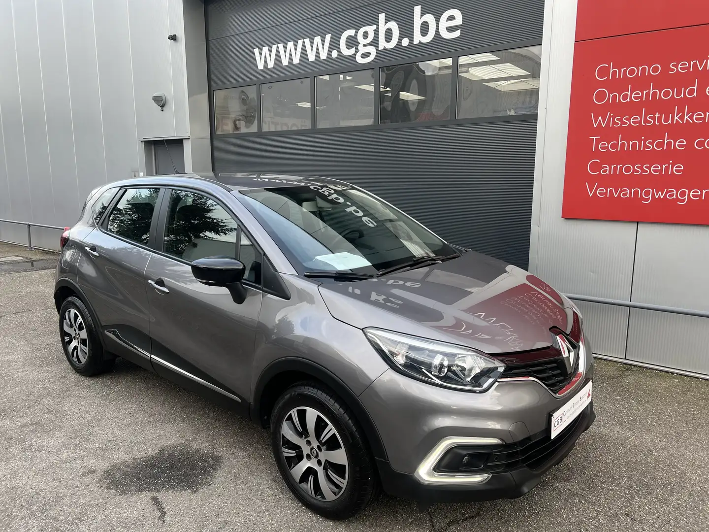 Renault Captur 0.9Tce 90pk Energy corp edition Grijs - 1