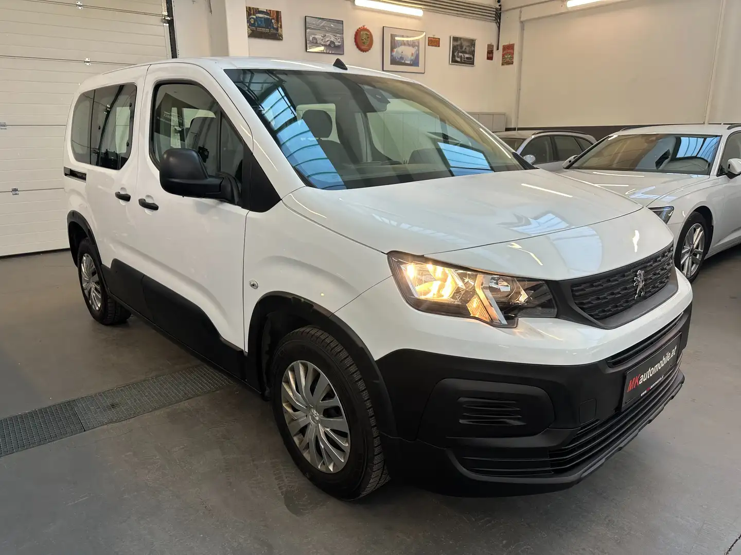 Peugeot Rifter 1,5 BlueHDI 100 S&S Active Weiß - 1