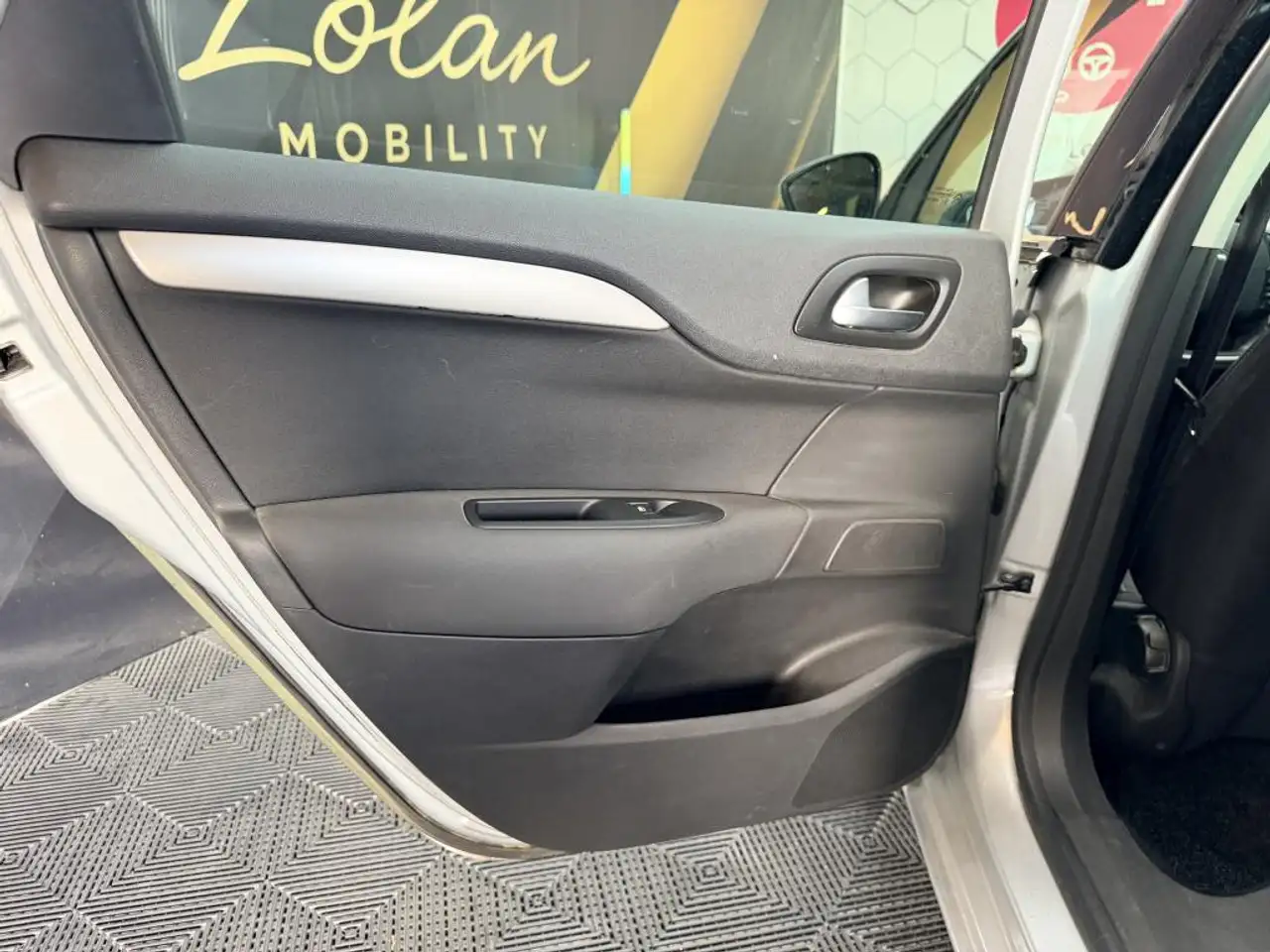 Citroen C4 Berline — photo 27