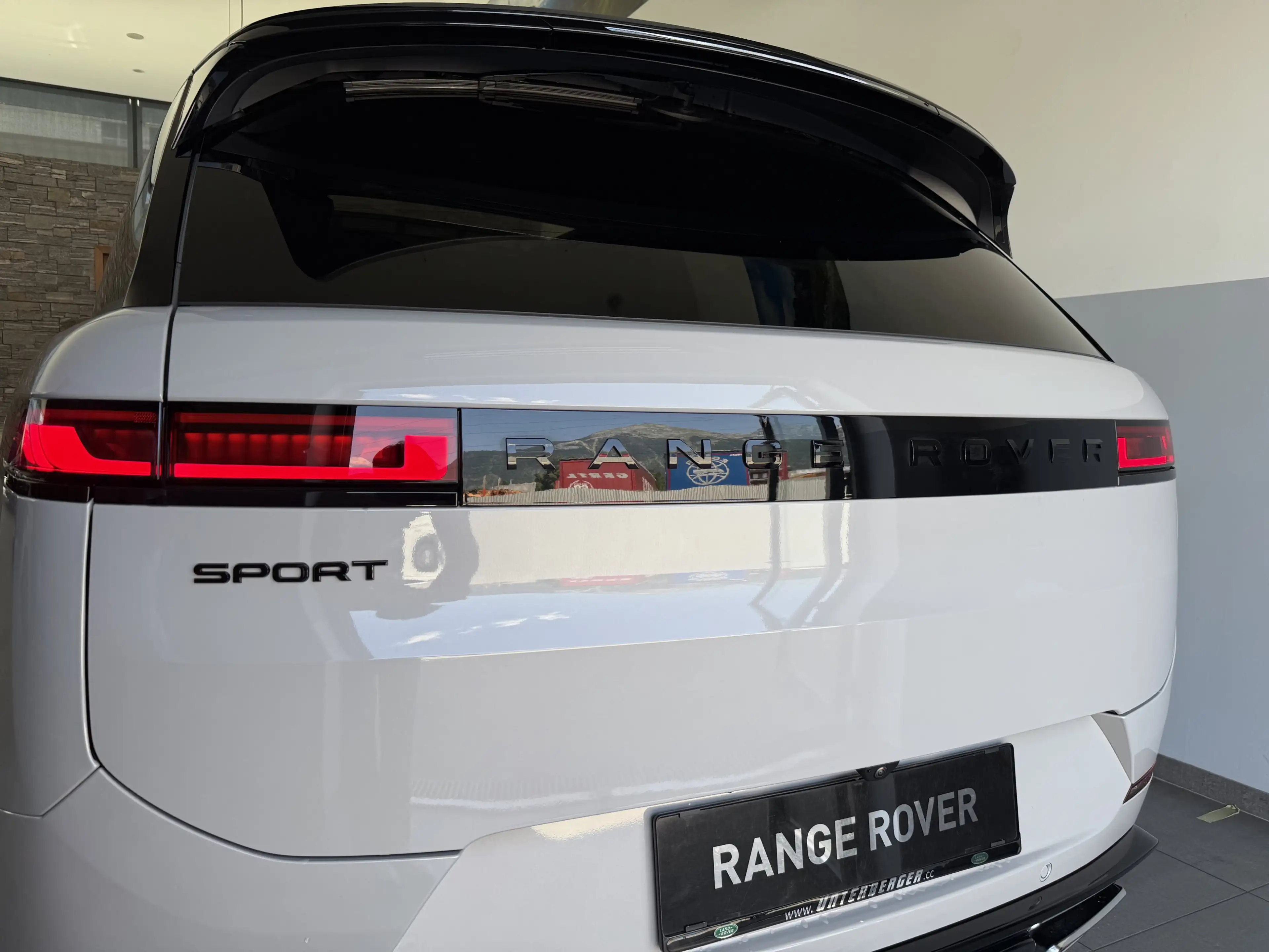 Land Rover Range Rover Sport P460e Dynamic HSE AWD 3.0 PHEV — photo 6