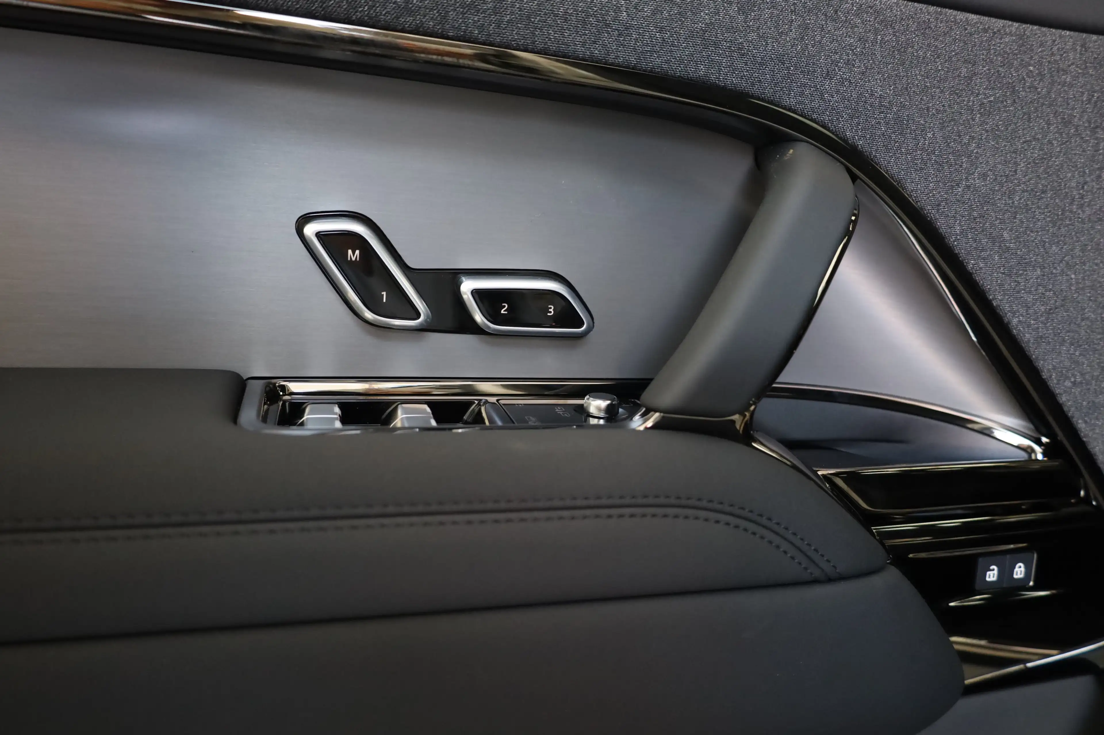 Land Rover Range Rover Sport P460e Dynamic HSE AWD 3.0 PHEV — photo 9