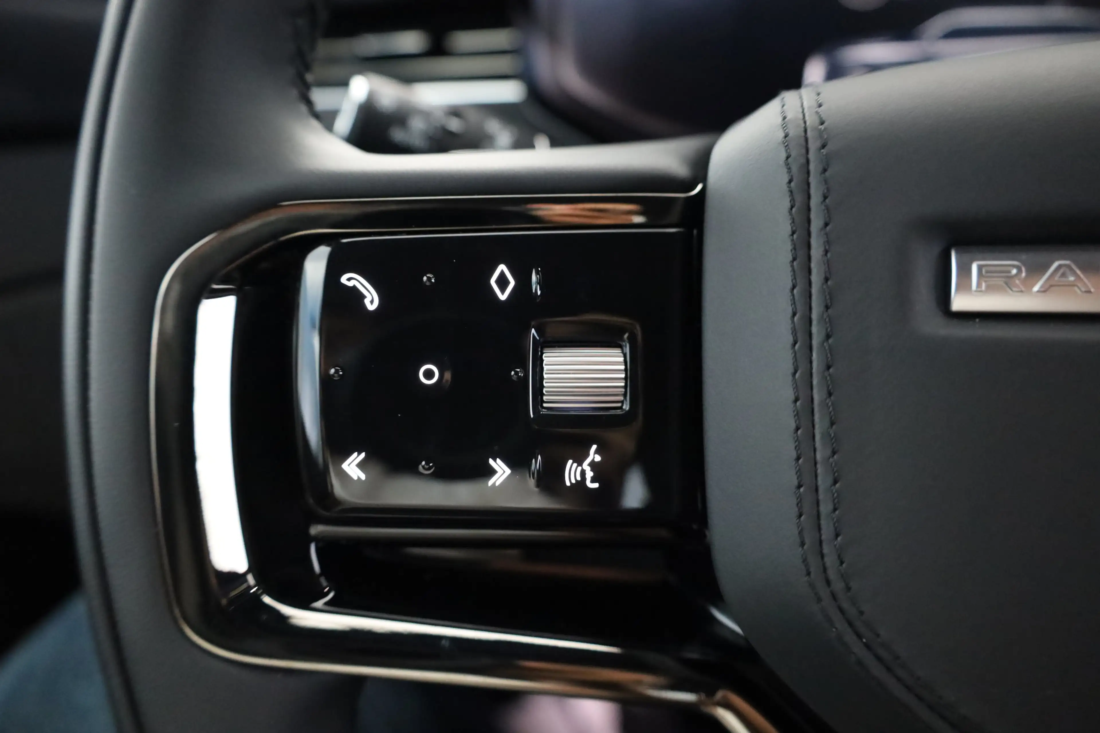 Land Rover Range Rover Sport P460e Dynamic HSE AWD 3.0 PHEV — photo 14