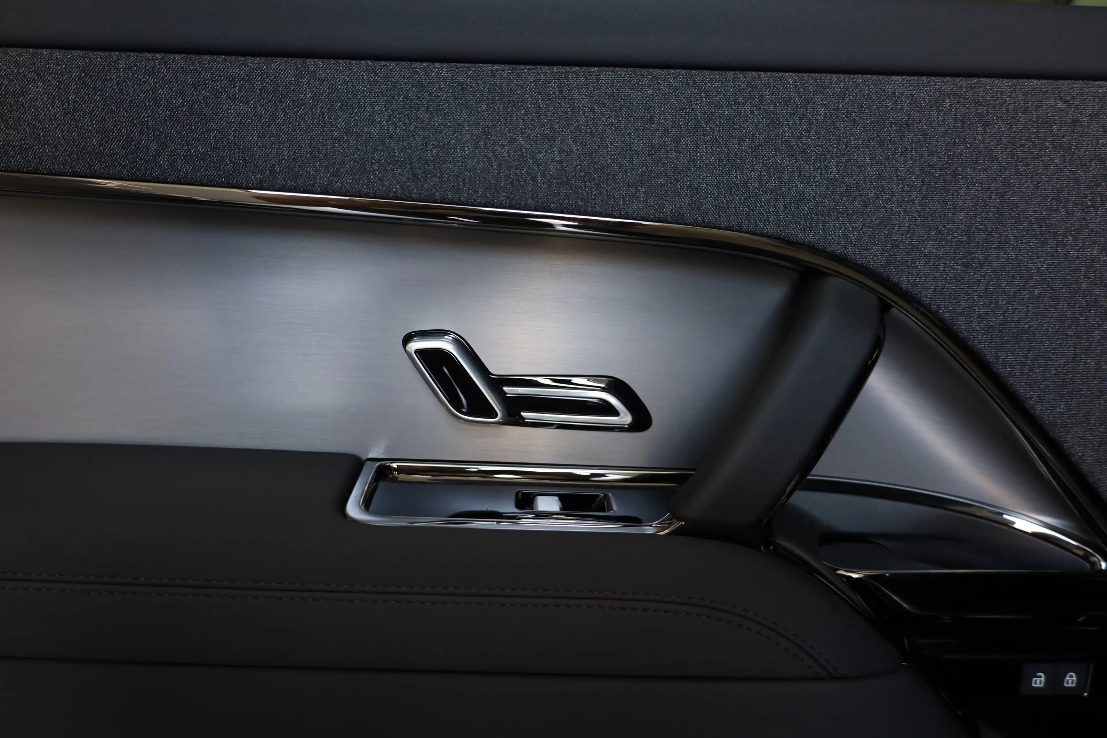 Land Rover Range Rover Sport P460e Dynamic HSE AWD 3.0 PHEV — photo 13