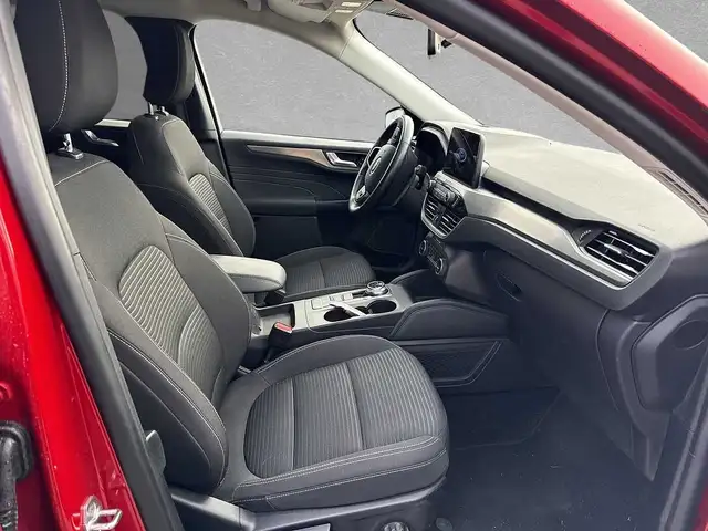Ford Kuga view 3