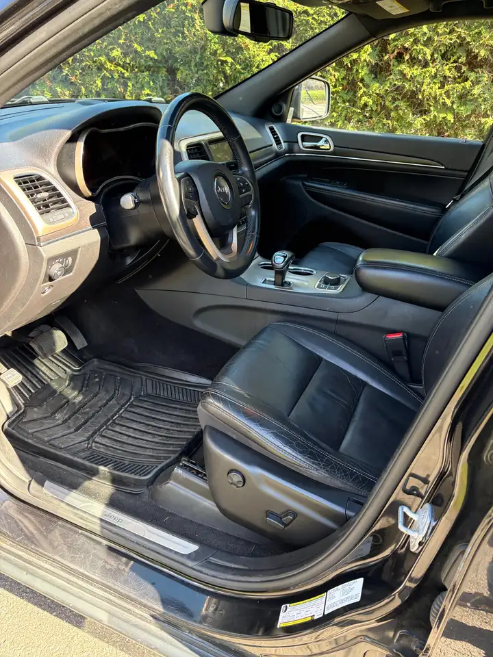Jeep Grand Cherokee снимка Jeep Grand Cherokee