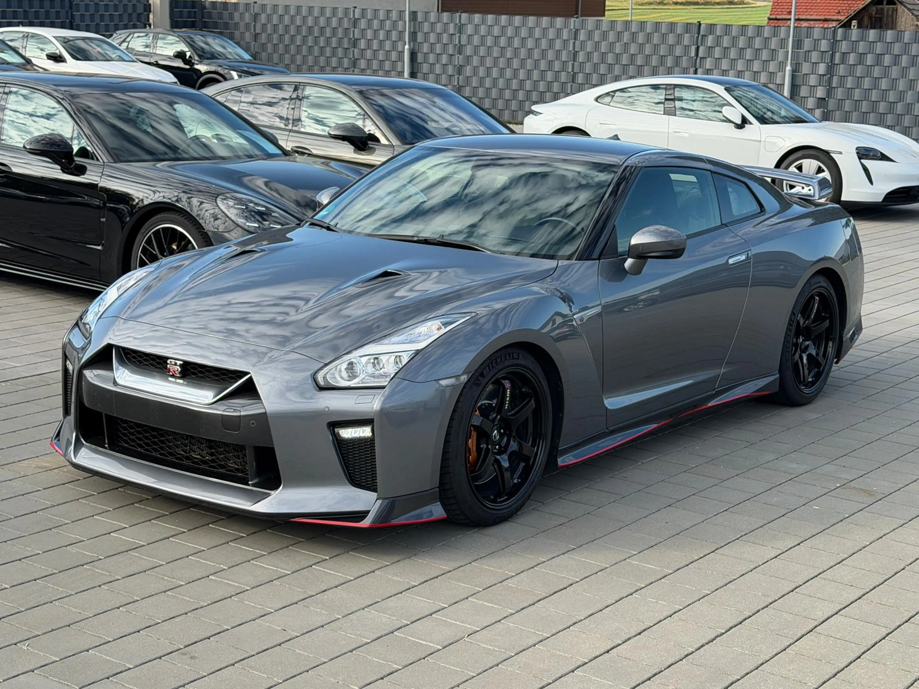 Nissan GT-R Track Edition 1.Hand Scheckheftgepflegt — photo 2