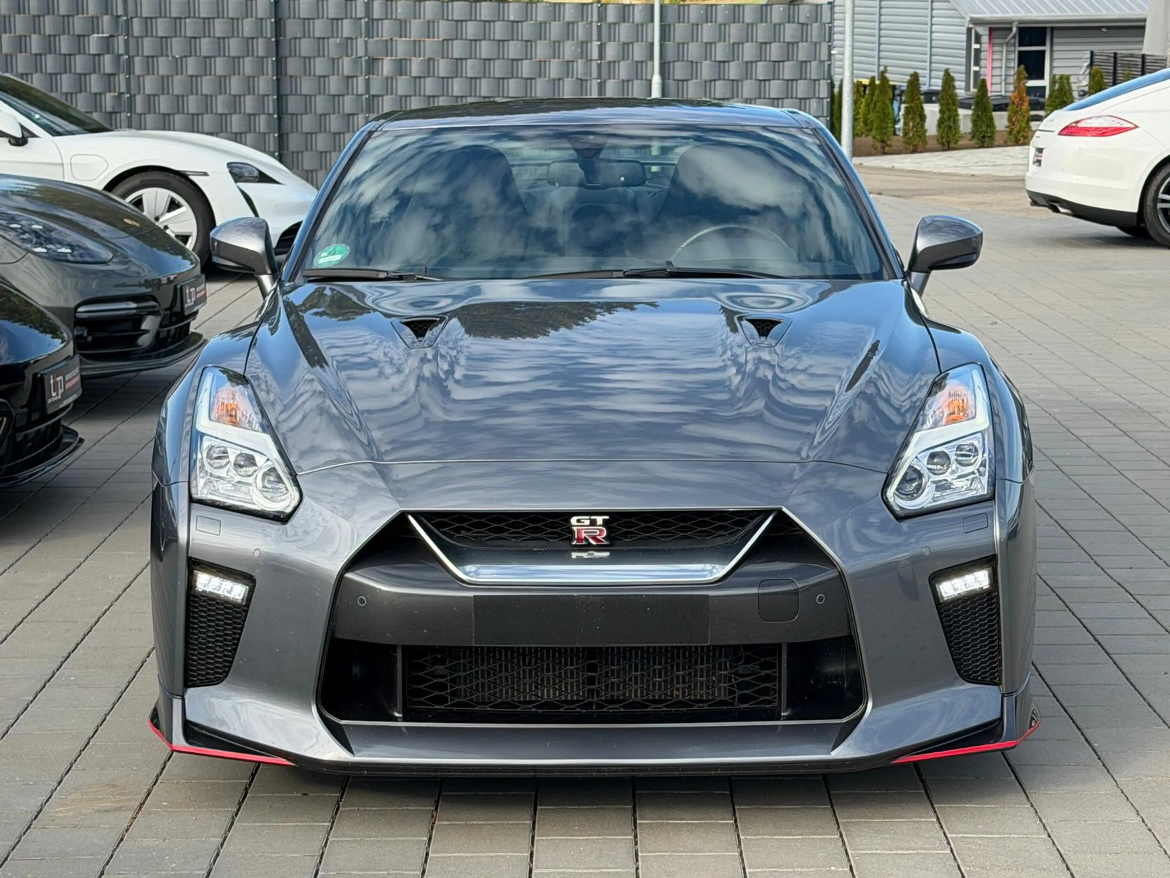 Nissan GT-R Track Edition 1.Hand Scheckheftgepflegt — photo 3