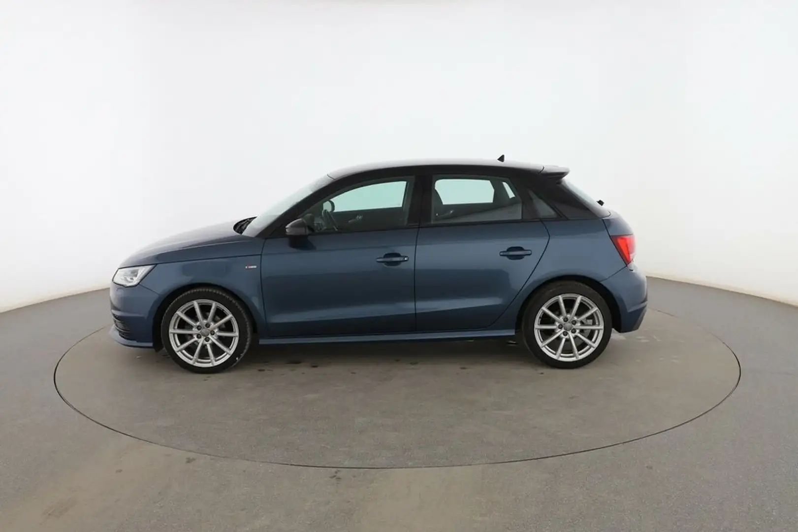 Audi A1 1.4 TDI Attraction Azul - 2