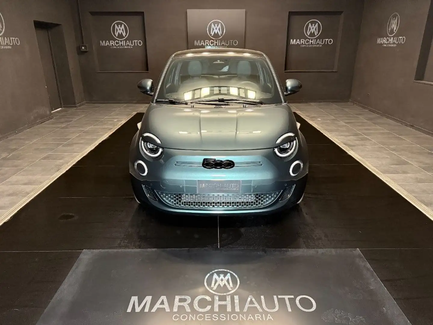 Fiat 500e Giorgio Armani Berlina 42 kWh Verde - 2