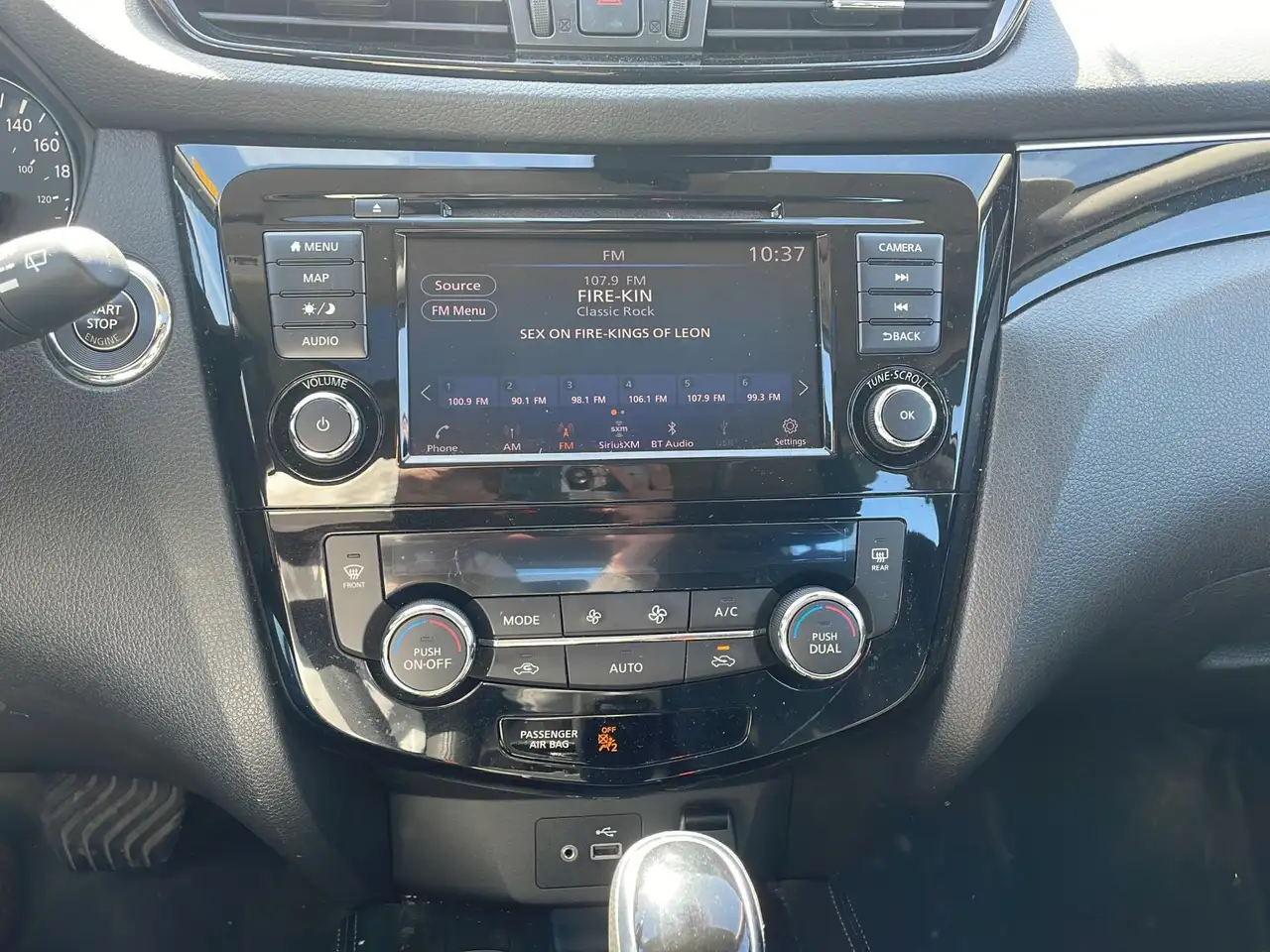 Nissan Qashqai снимка Nissan Qashqai