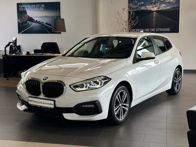 BMW 1 Series view 5