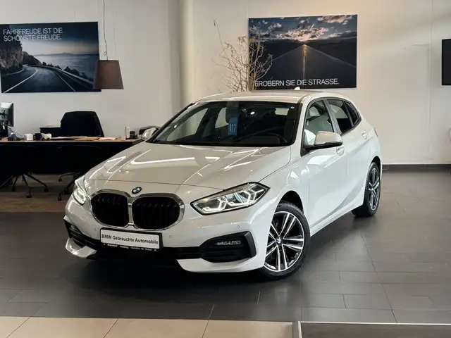 BMW 1 Series view 2