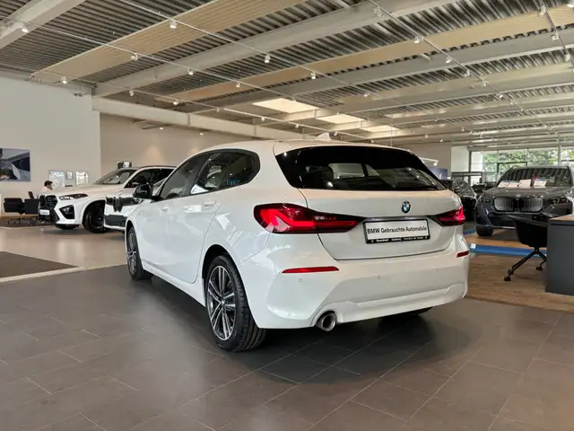 BMW 1 Series view 7