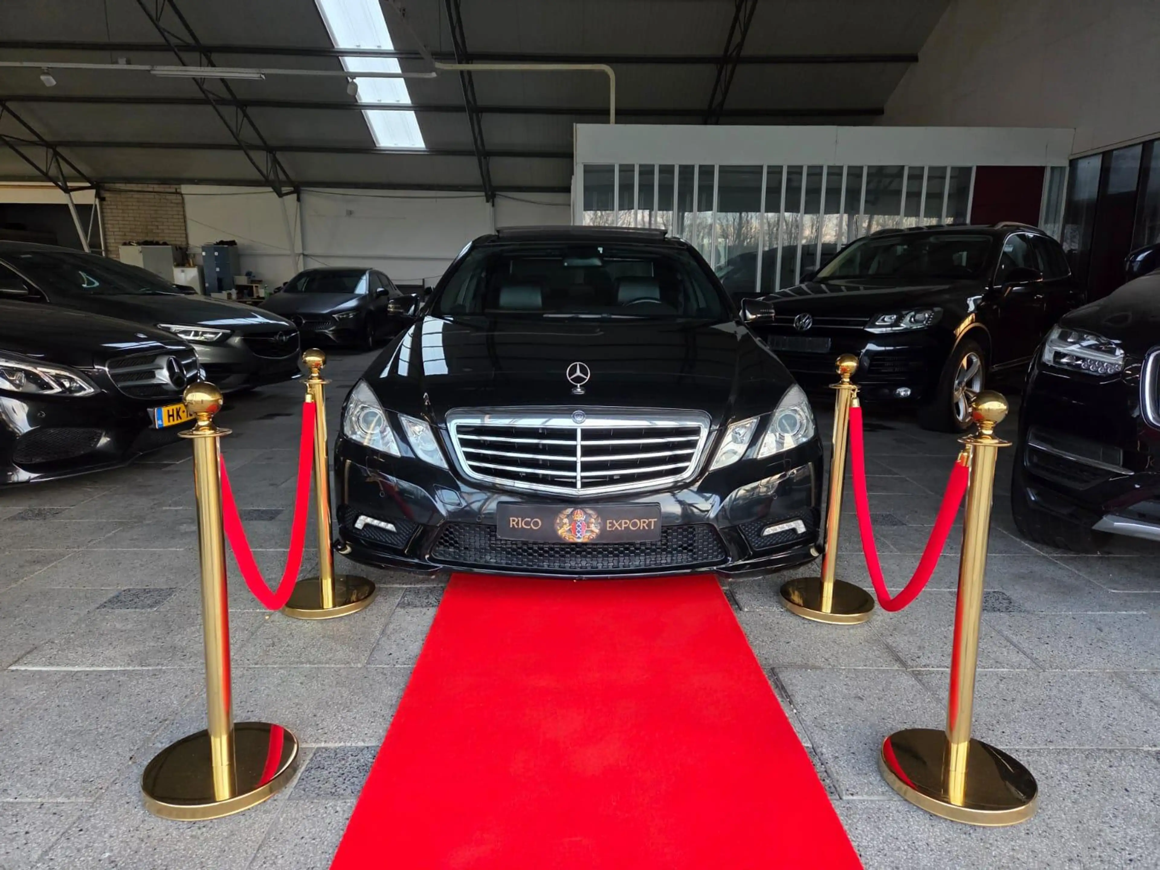 Mercedes-Benz E 250 250CDI EURO5! AMG! PANORAMA! WOLF!