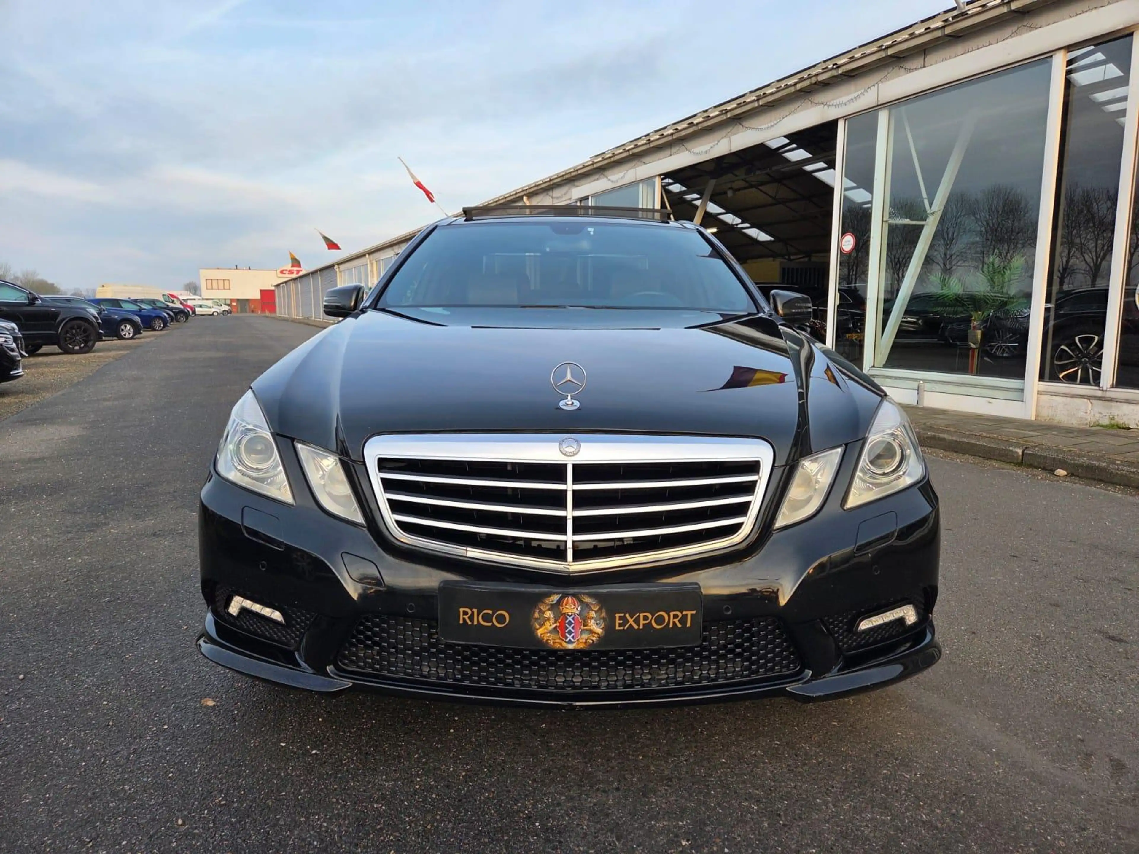 Mercedes-Benz E 250 250CDI EURO5! AMG! PANORAMA! WOLF! — photo 4