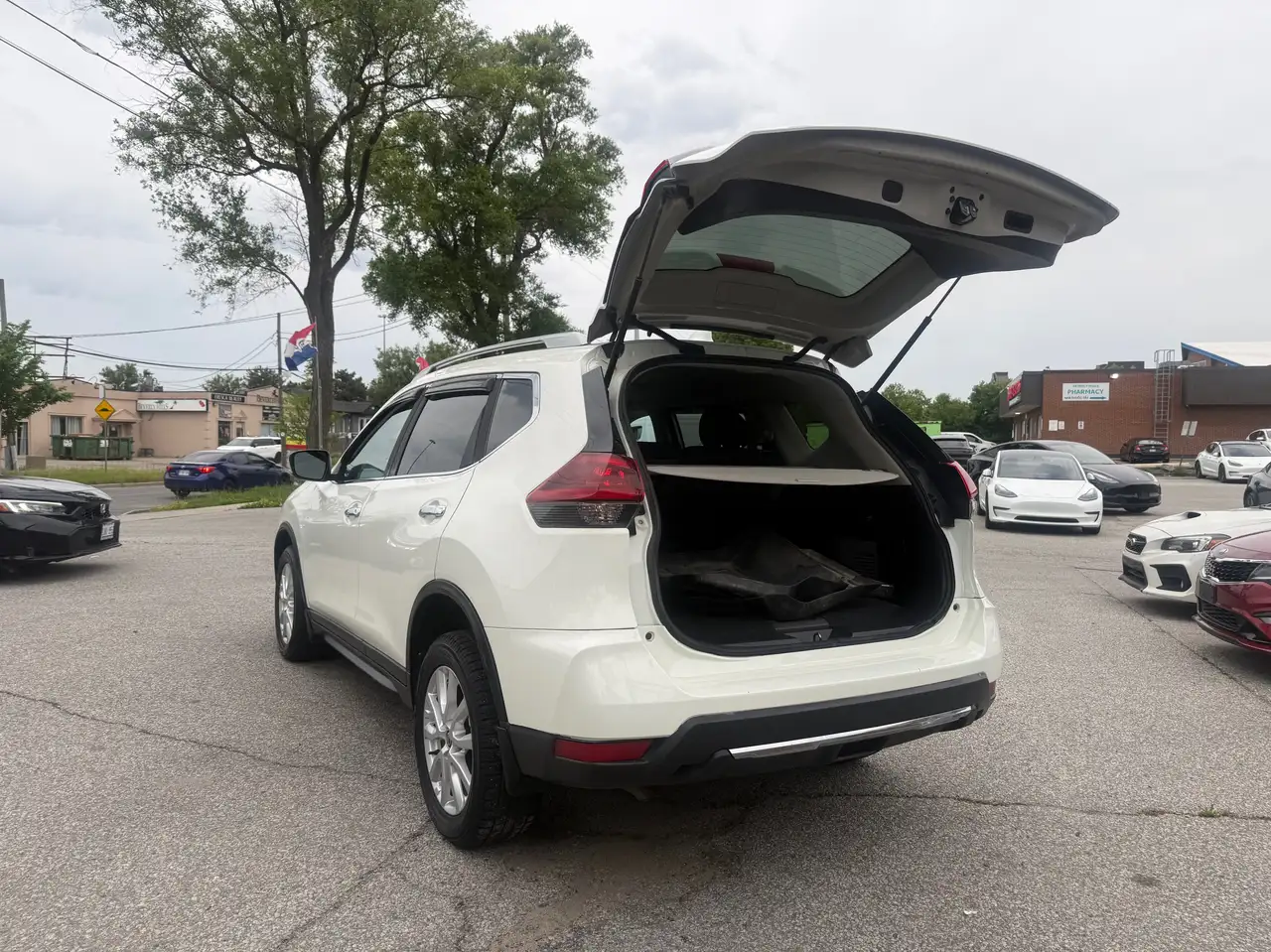 Nissan Rogue снимка Nissan Rogue
