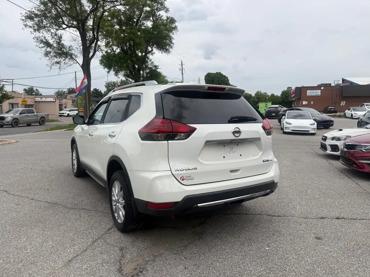 Nissan Rogue снимка Nissan Rogue