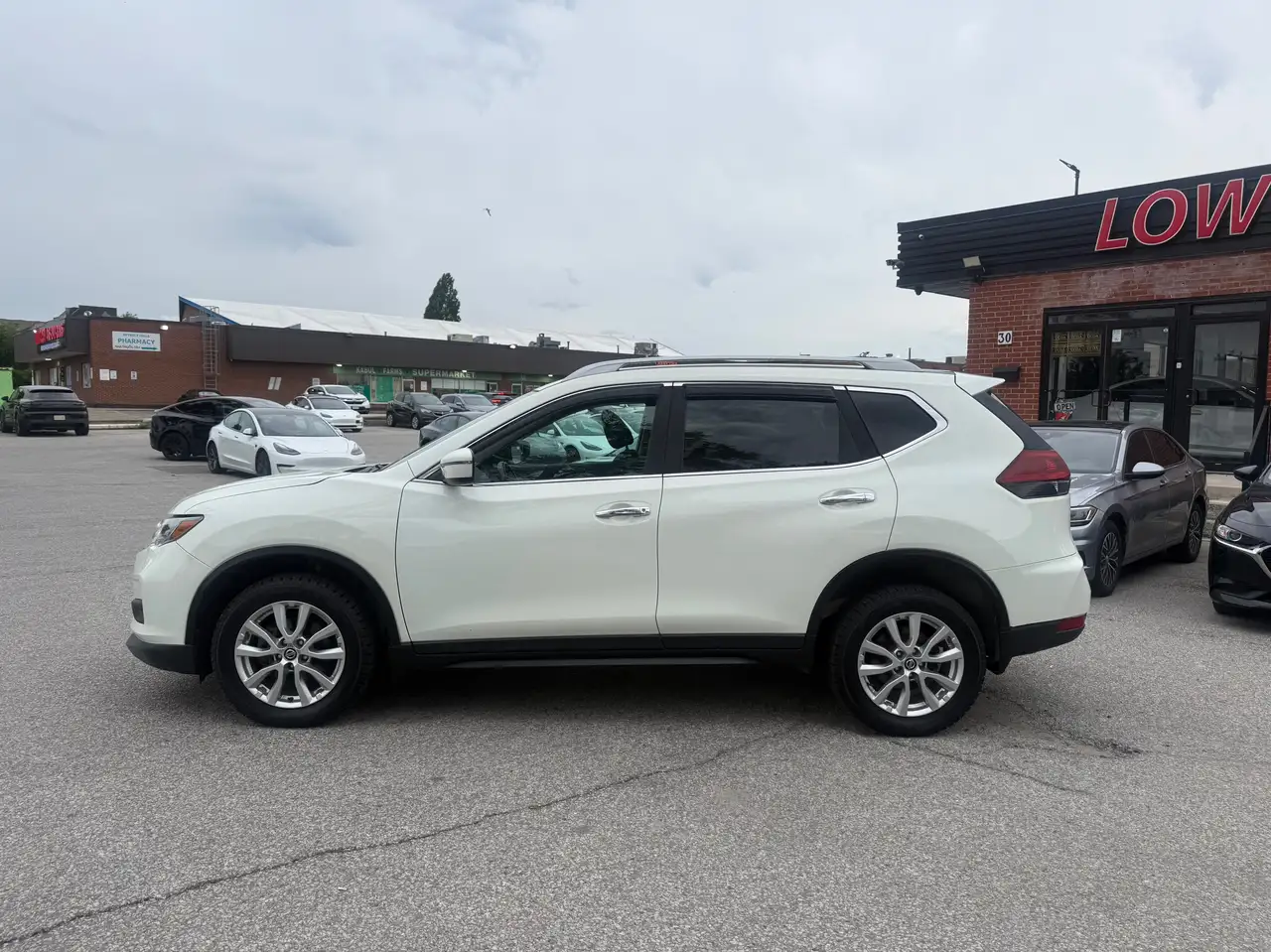 Nissan Rogue снимка Nissan Rogue
