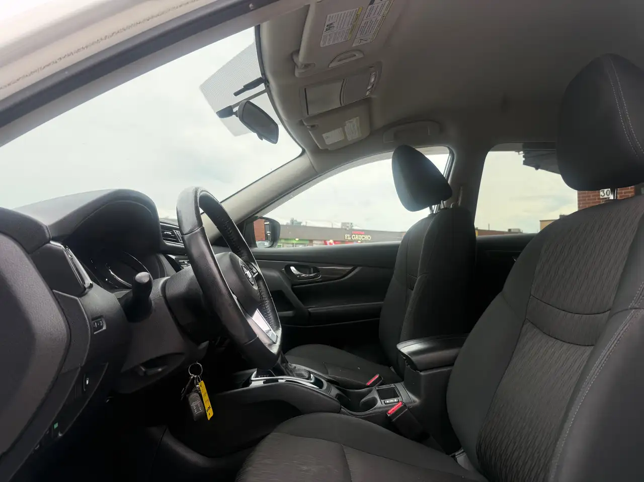 Nissan Rogue снимка Nissan Rogue
