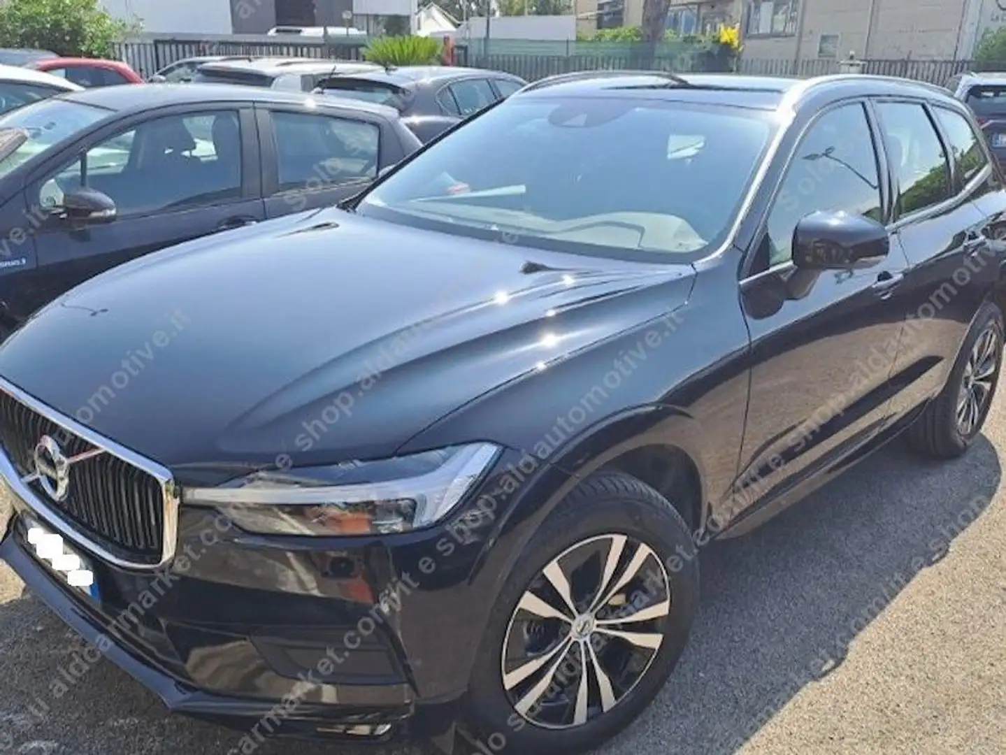 Volvo XC60 2.0 Hybrid b4 Momentum awd auto my20 Zwart - 1