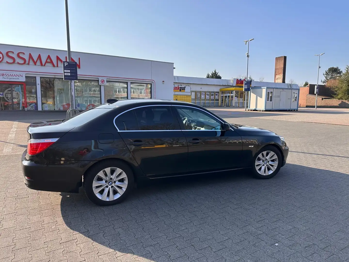 BMW 523 523i Schwarz - 1