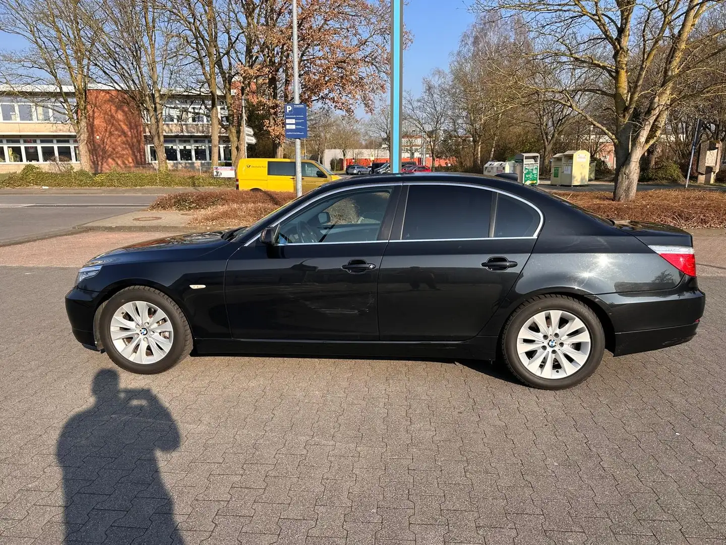 BMW 523 523i Schwarz - 2