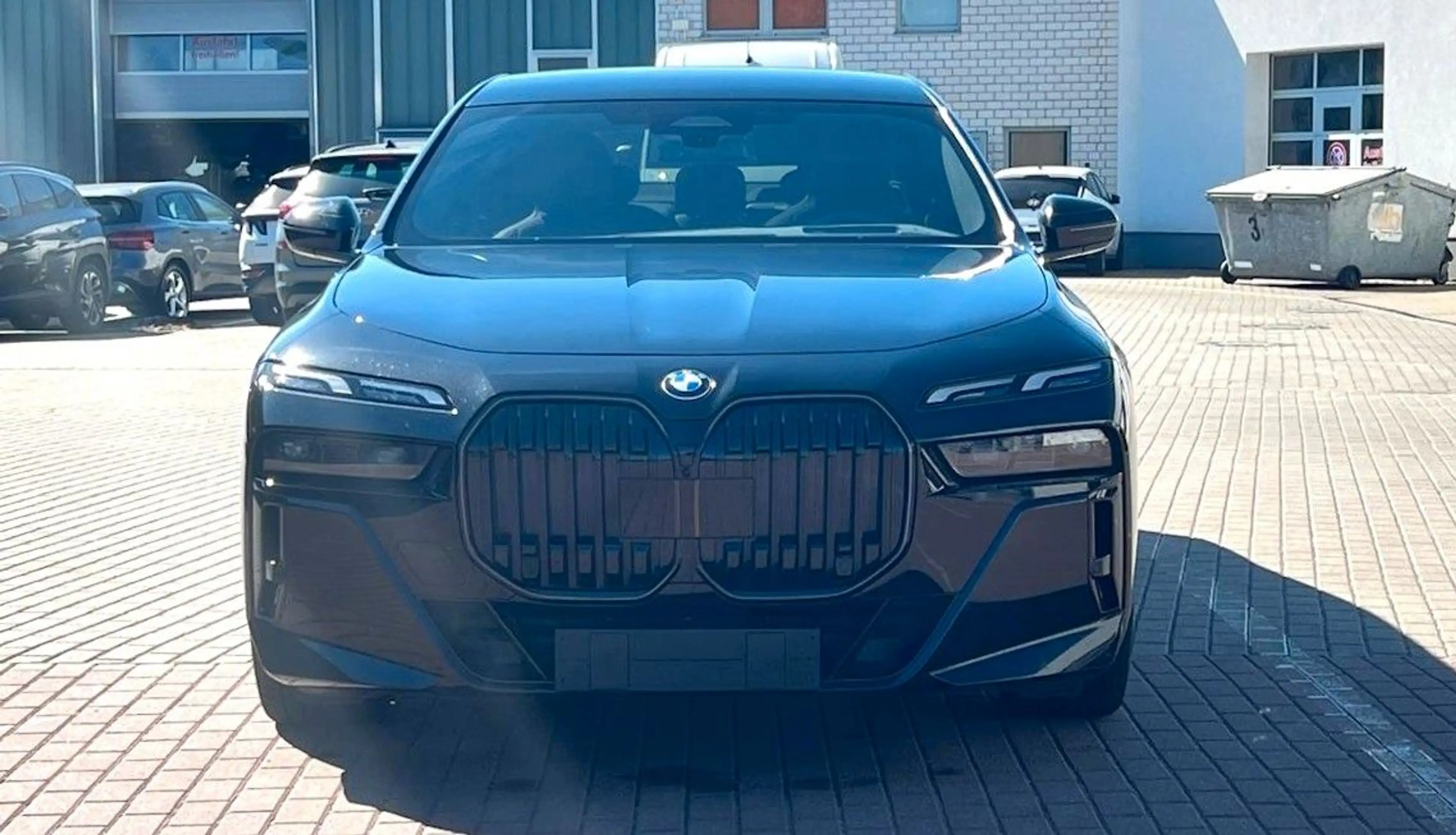 BMW 740 d xDrive M Sport Pro*B&W*MASS*PAN*STHZ*CONNO — photo 2