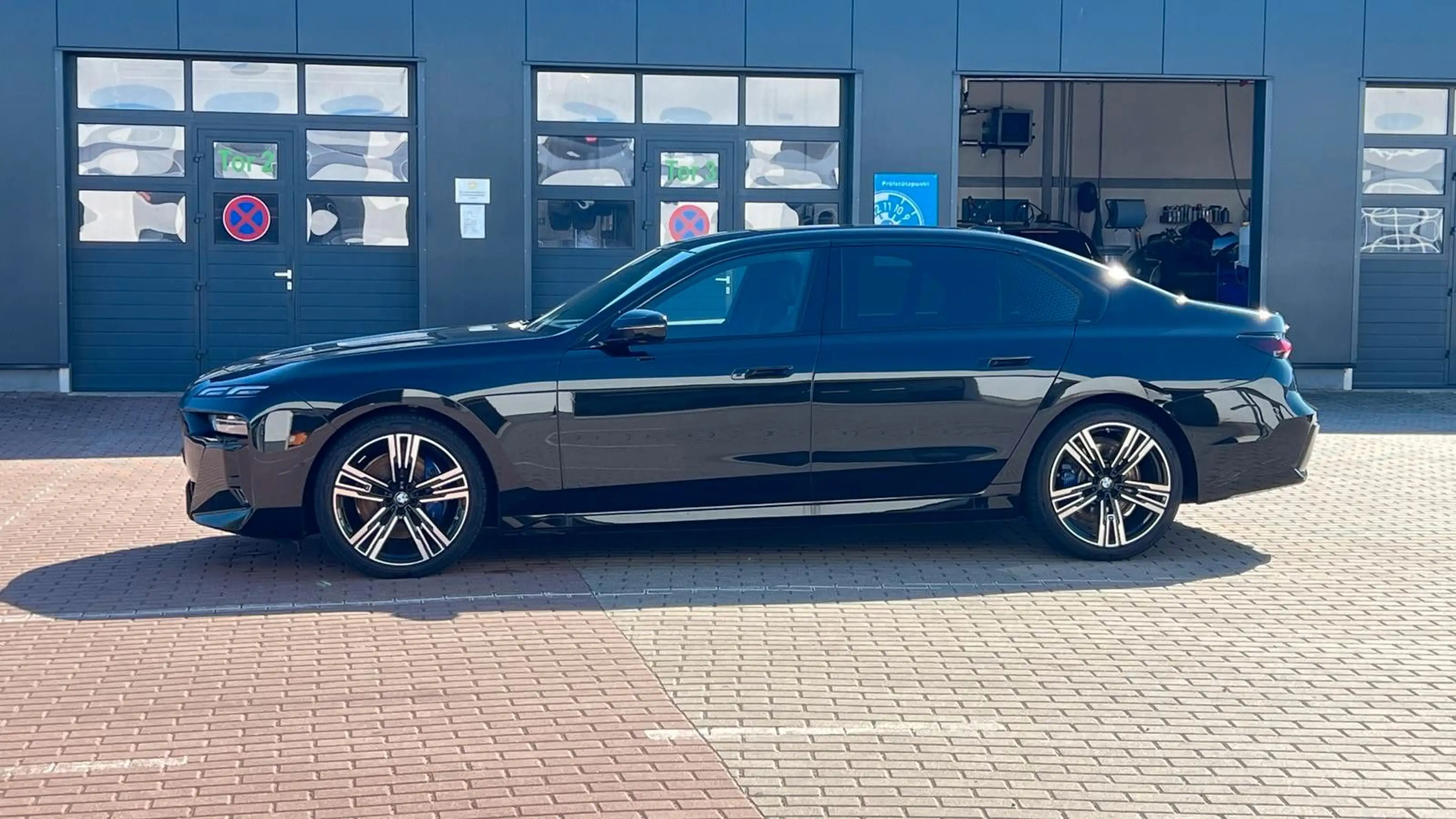 BMW 740 d xDrive M Sport Pro*B&W*MASS*PAN*STHZ*CONNO — photo 4