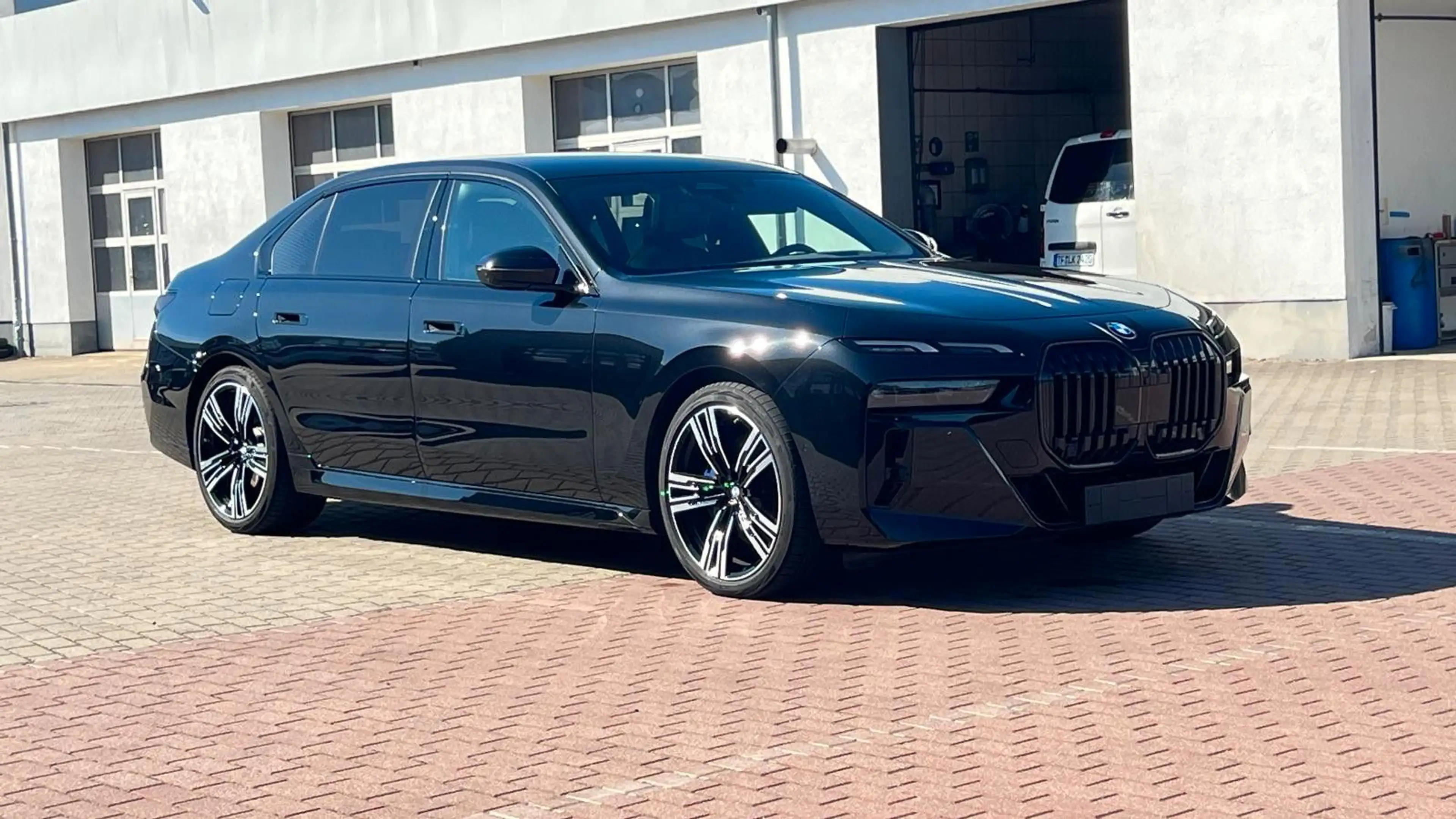BMW 740 d xDrive M Sport Pro*B&W*MASS*PAN*STHZ*CONNO — photo 8