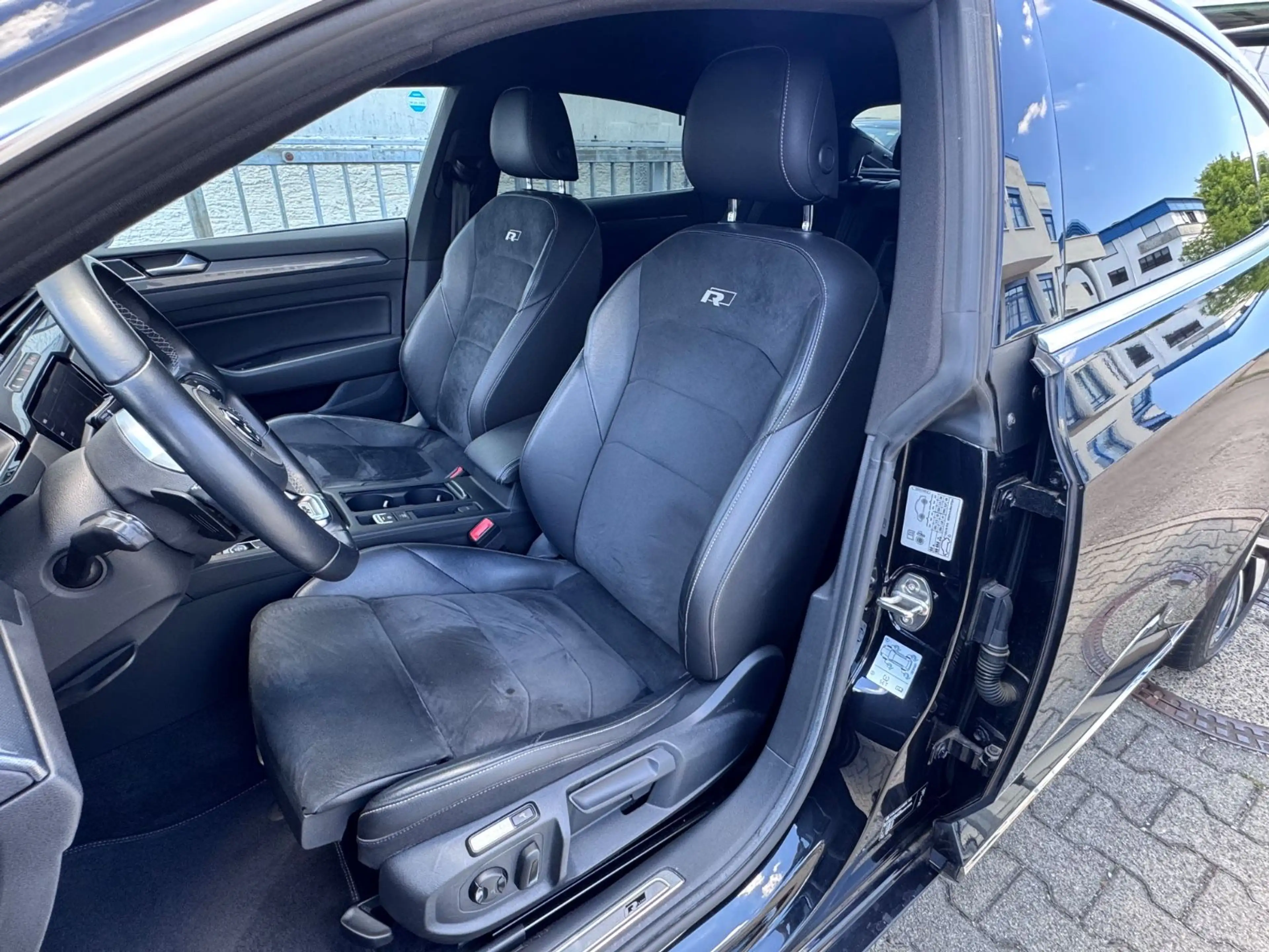 Volkswagen Arteon 2.0 TDI DSG R-Line — photo 14