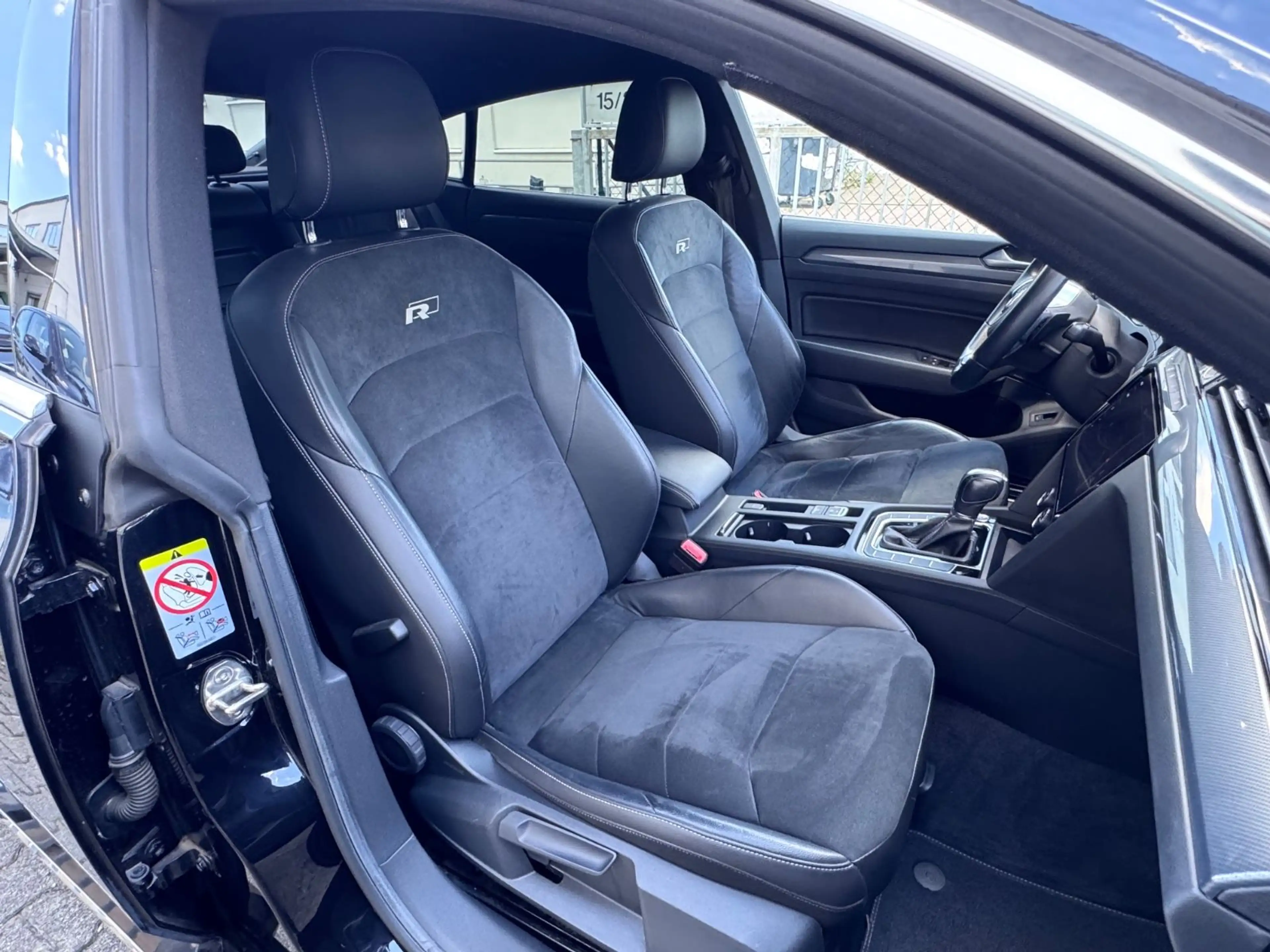 Volkswagen Arteon 2.0 TDI DSG R-Line — photo 7