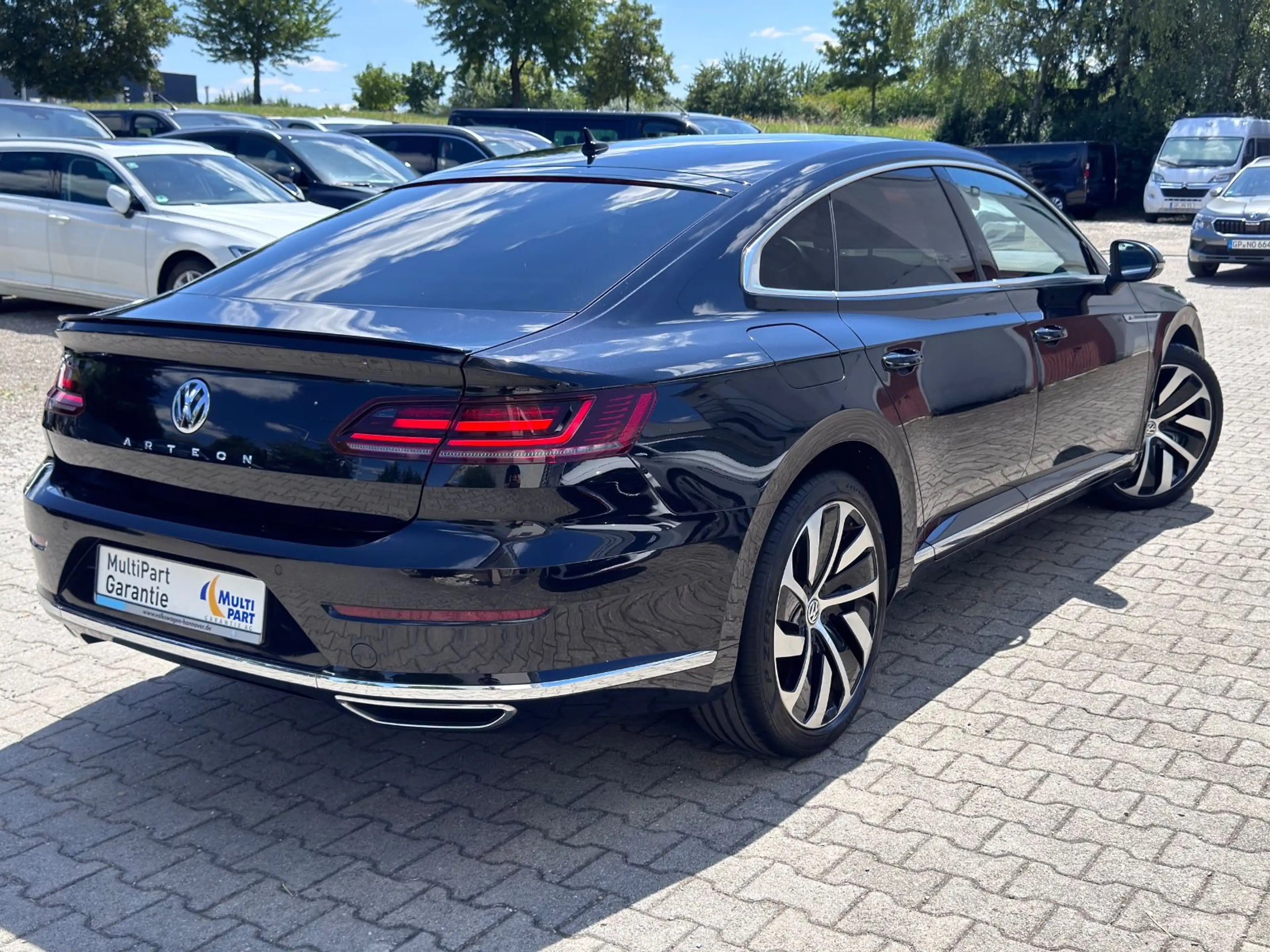 Volkswagen Arteon 2.0 TDI DSG R-Line — photo 2