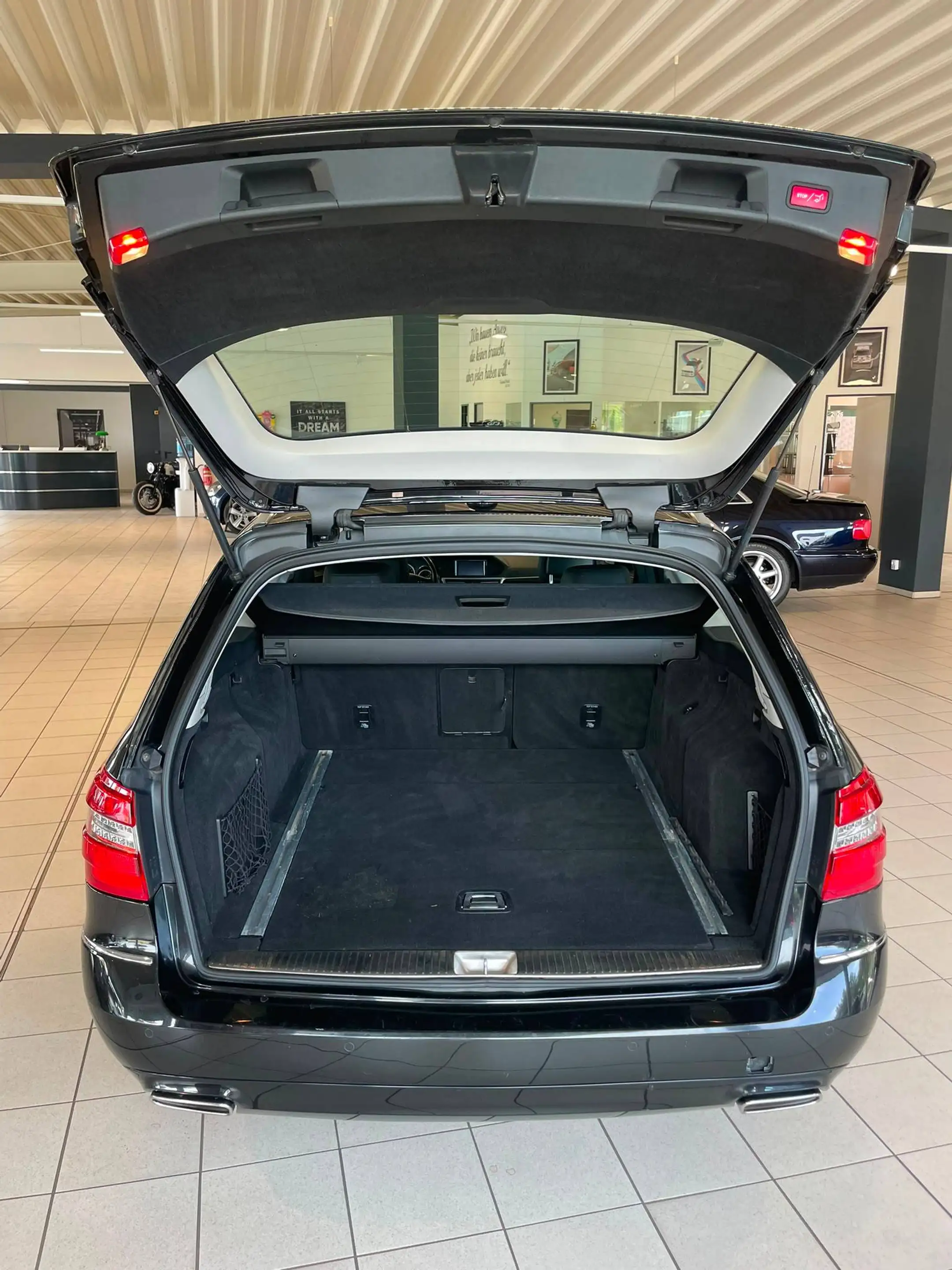 Mercedes-Benz E 250 E 250 CDI BlueEfficiency (212.203) — photo 11