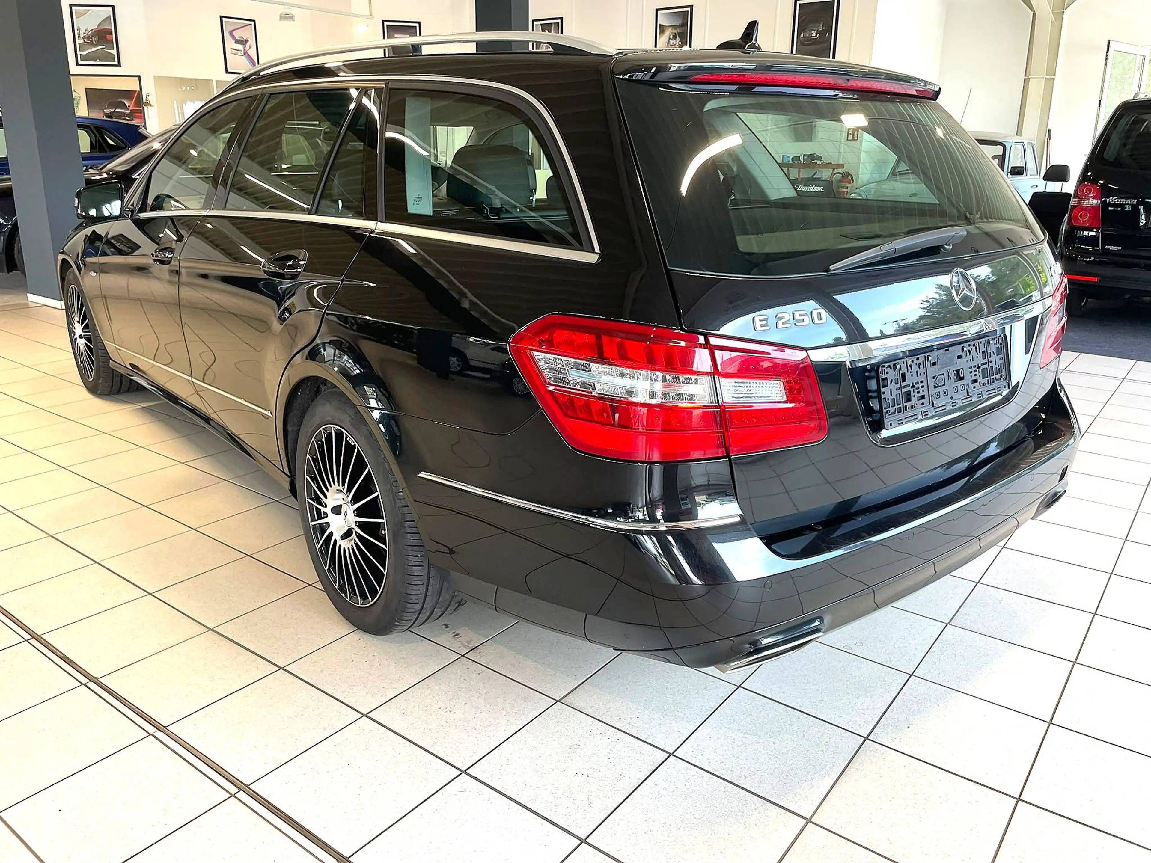 Mercedes-Benz E 250 E 250 CDI BlueEfficiency (212.203) — photo 3