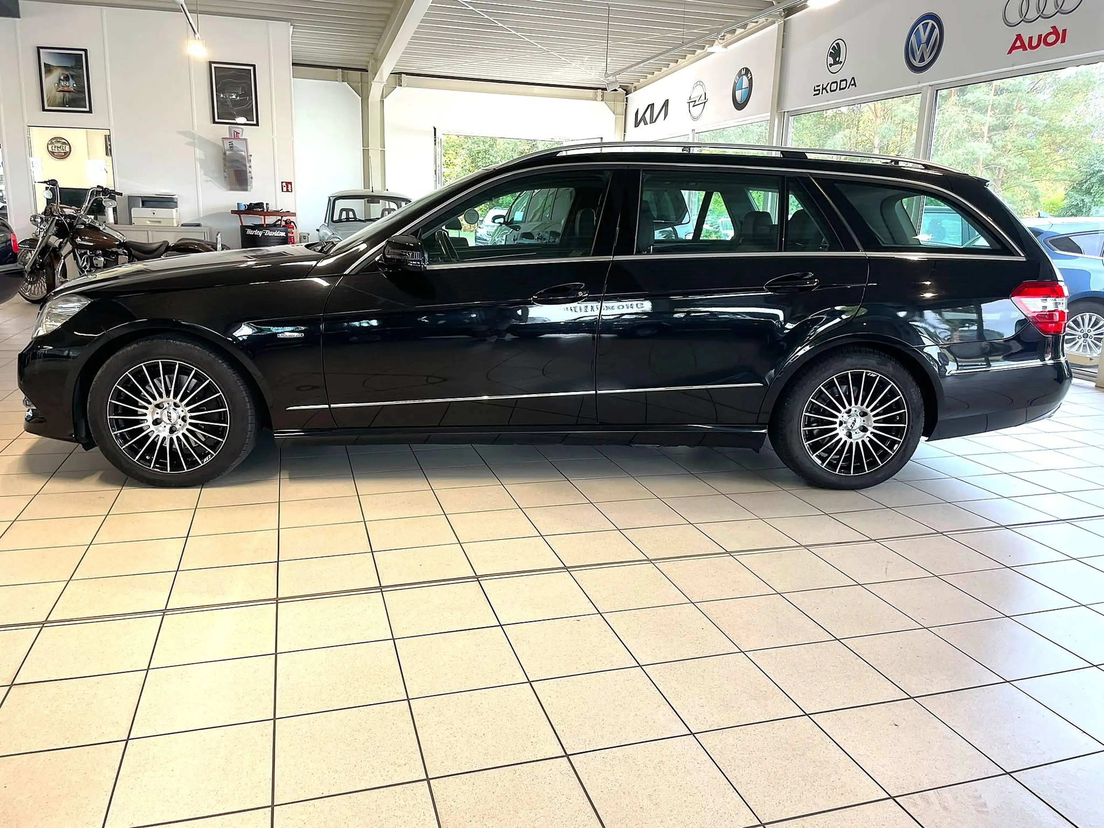 Mercedes-Benz E 250 E 250 CDI BlueEfficiency (212.203) — photo 2