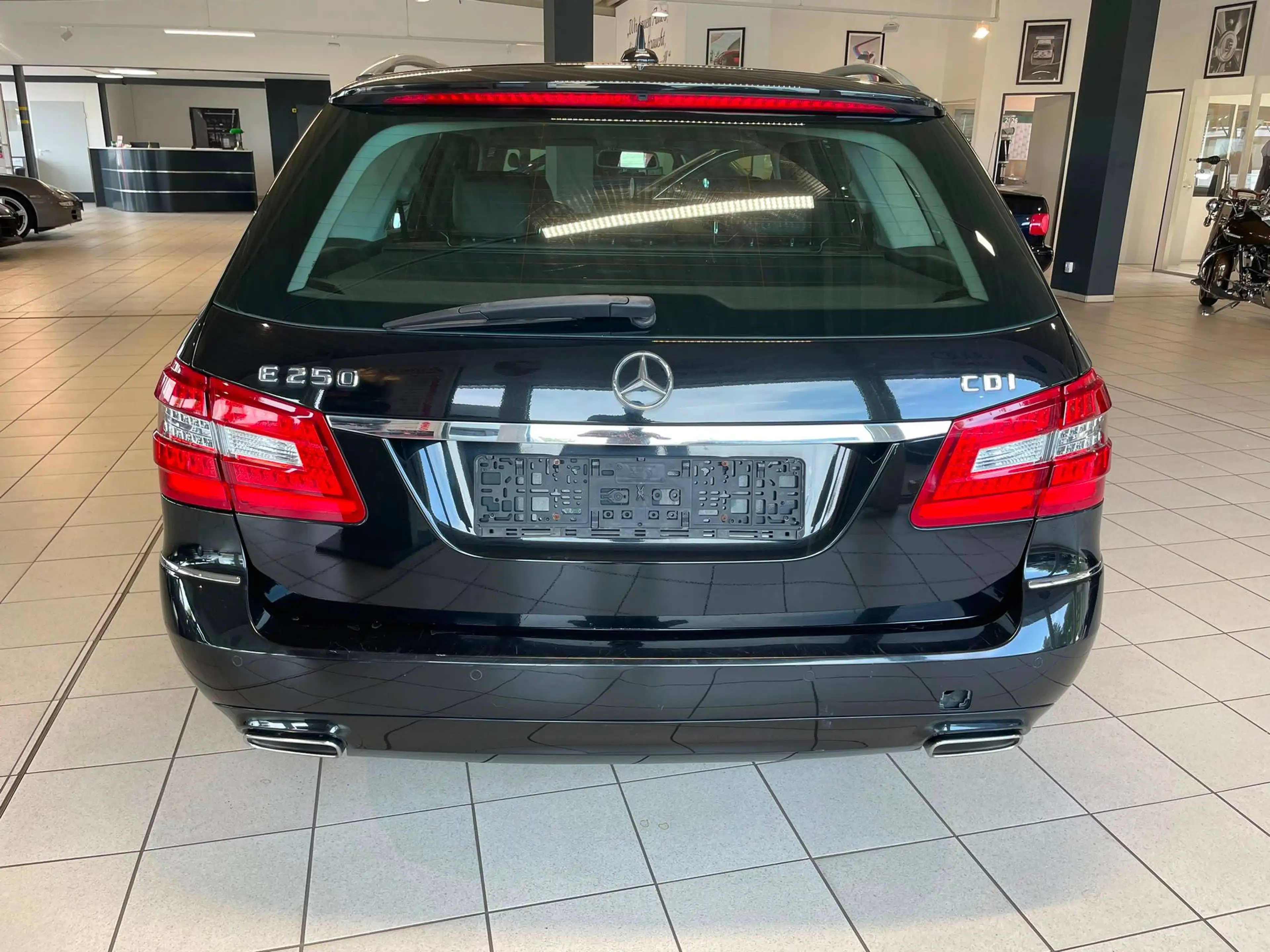 Mercedes-Benz E 250 E 250 CDI BlueEfficiency (212.203) — photo 4