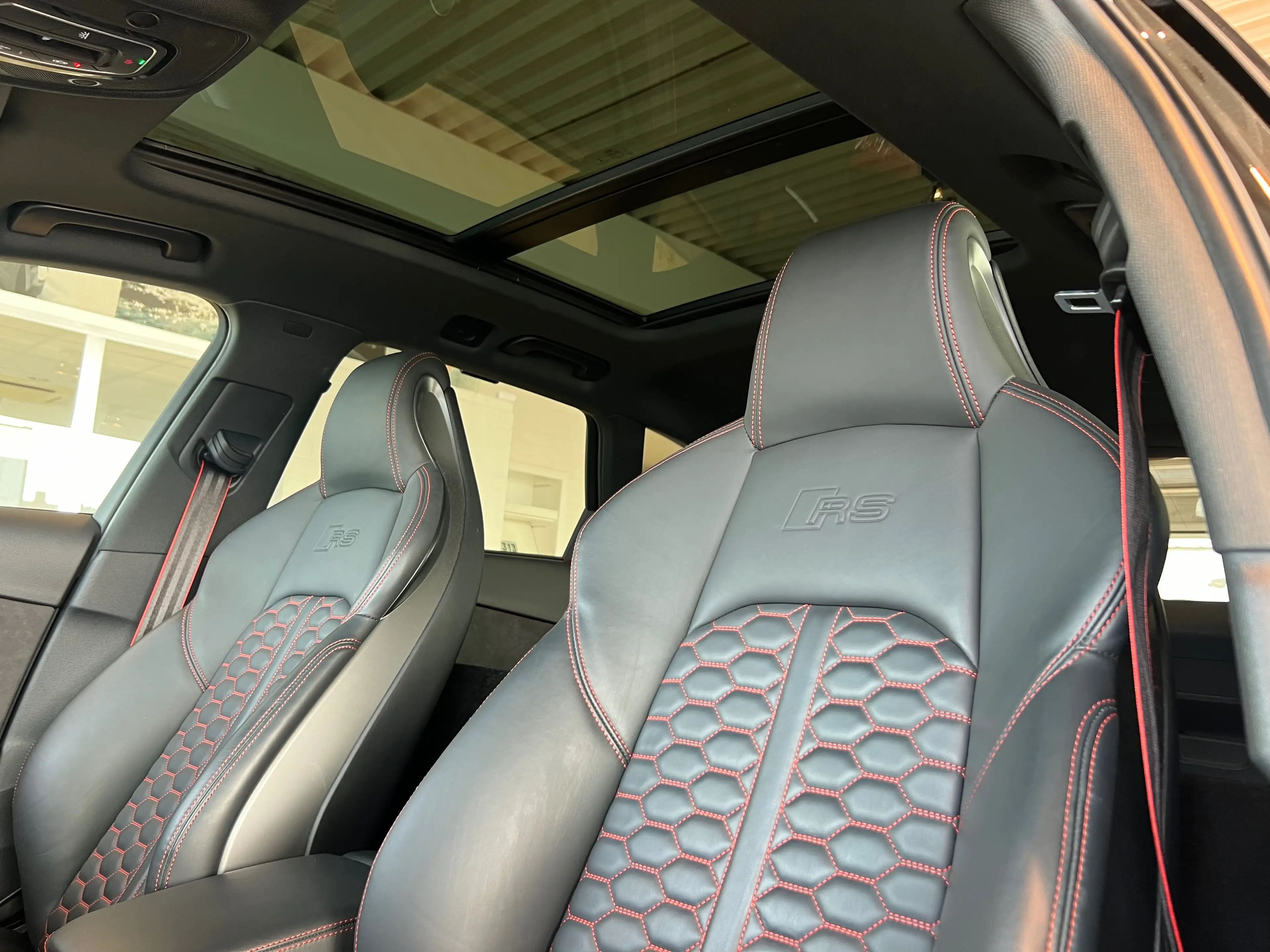 Audi RS4 Avant Mega FULL - Pano - RS design Red - Matrix — photo 8