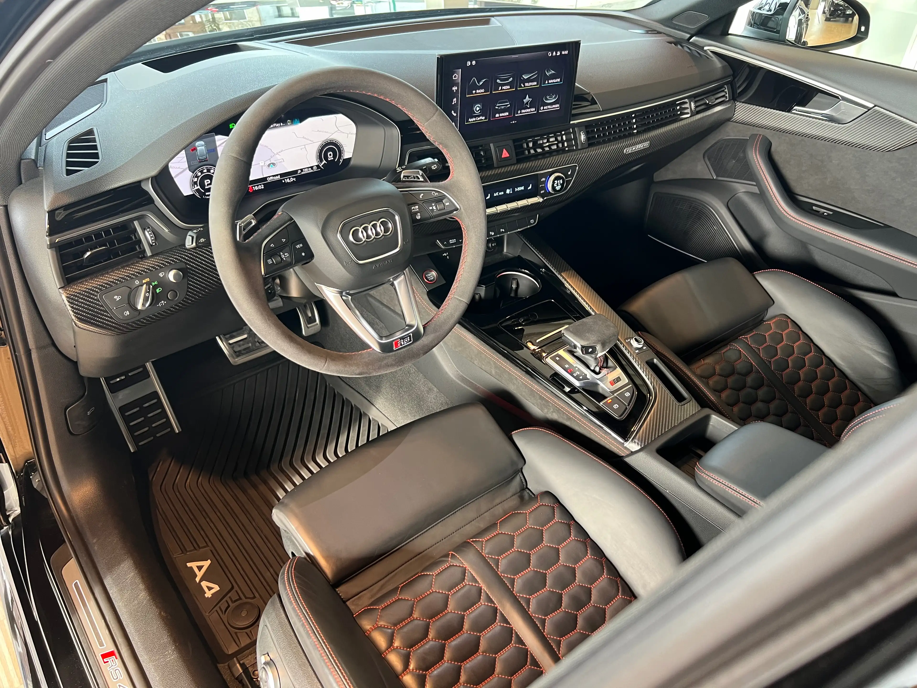 Audi RS4 Avant Mega FULL - Pano - RS design Red - Matrix — photo 7