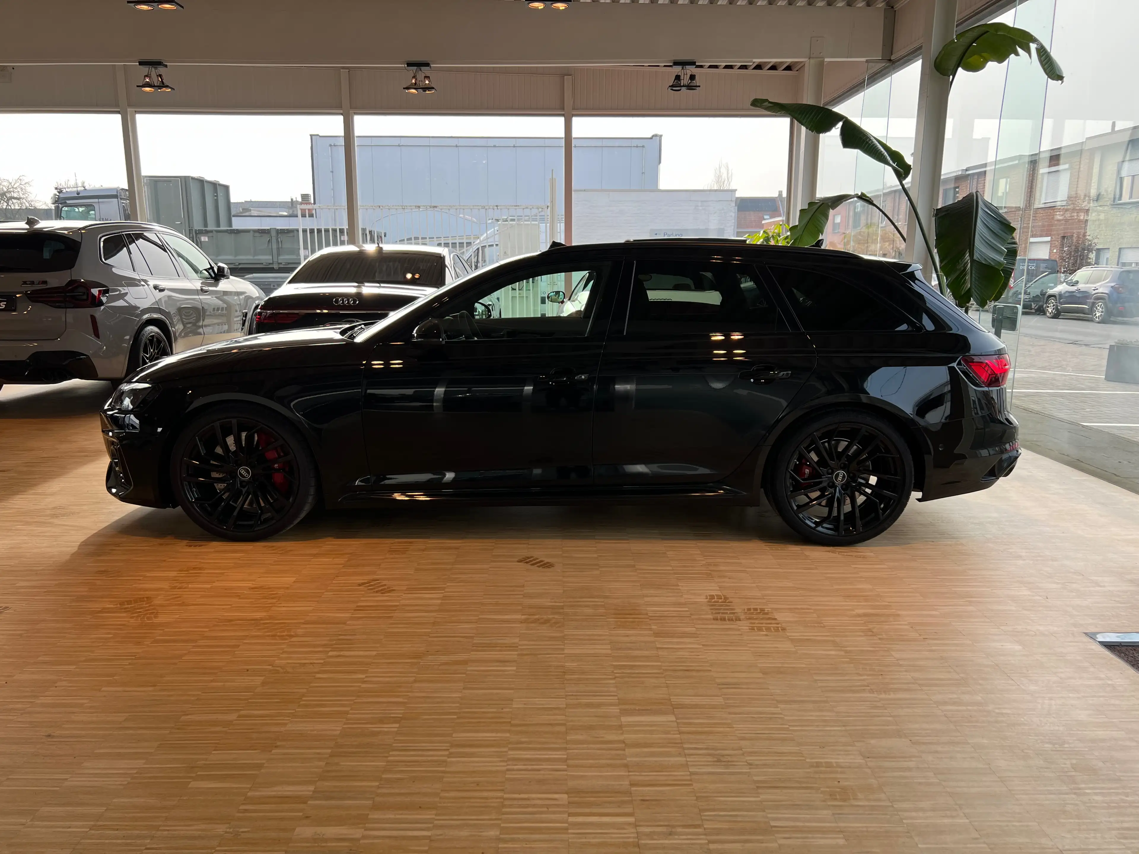 Audi RS4 Avant Mega FULL - Pano - RS design Red - Matrix — photo 11