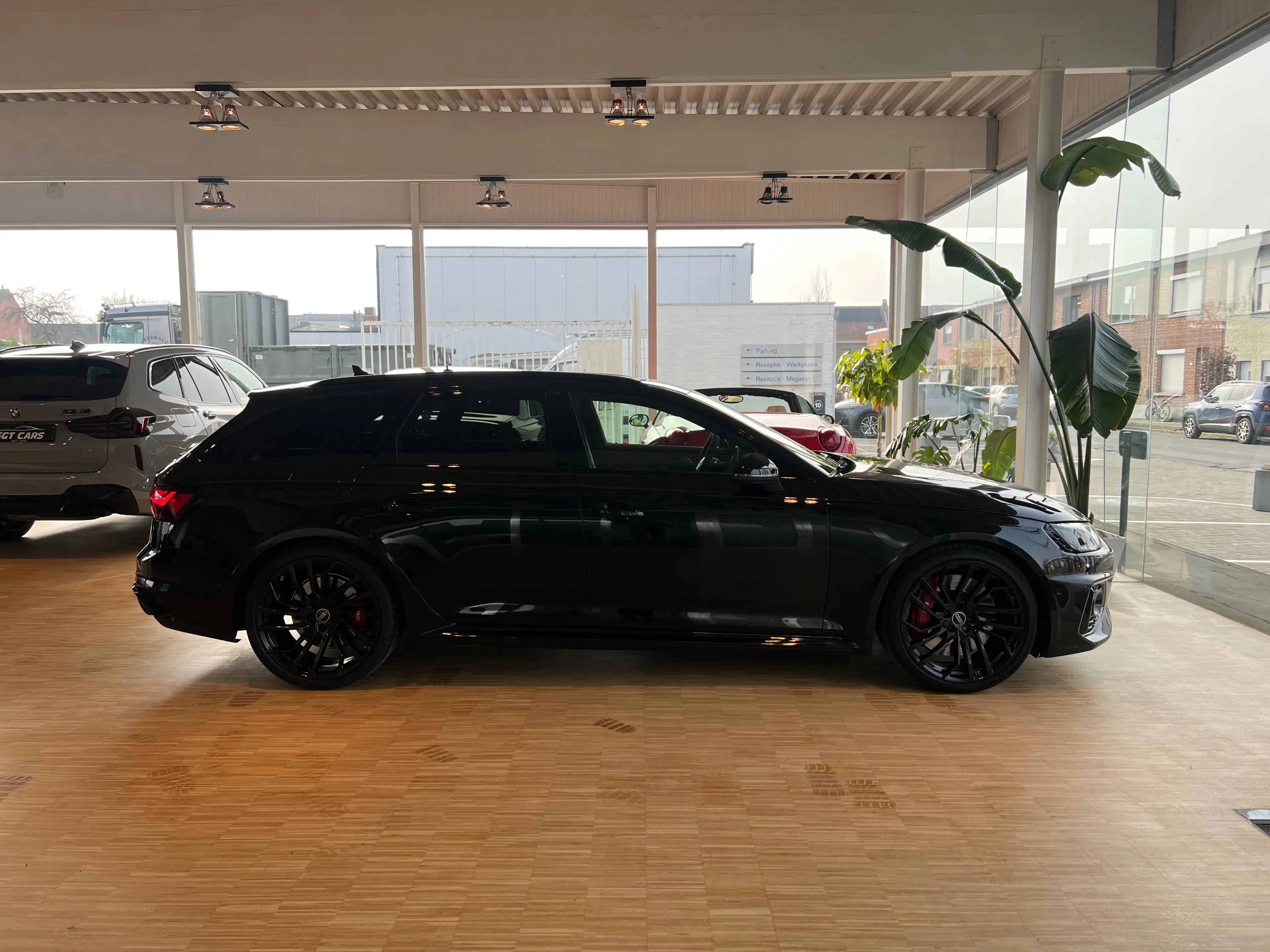Audi RS4 Avant Mega FULL - Pano - RS design Red - Matrix — photo 12