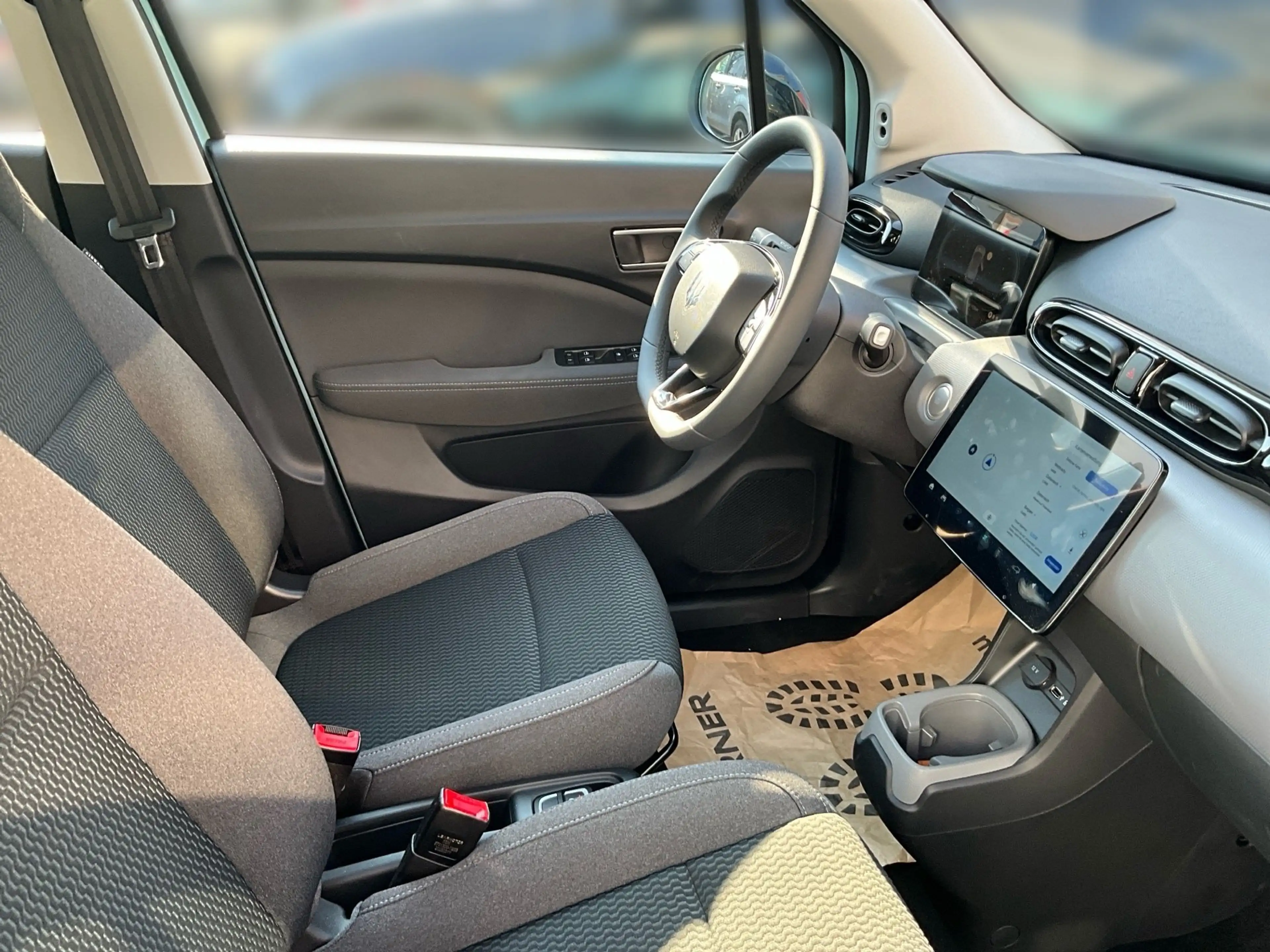 Leapmotor T03 Design AUT Kam. KeyLess KlimaA LM Navi — photo 14