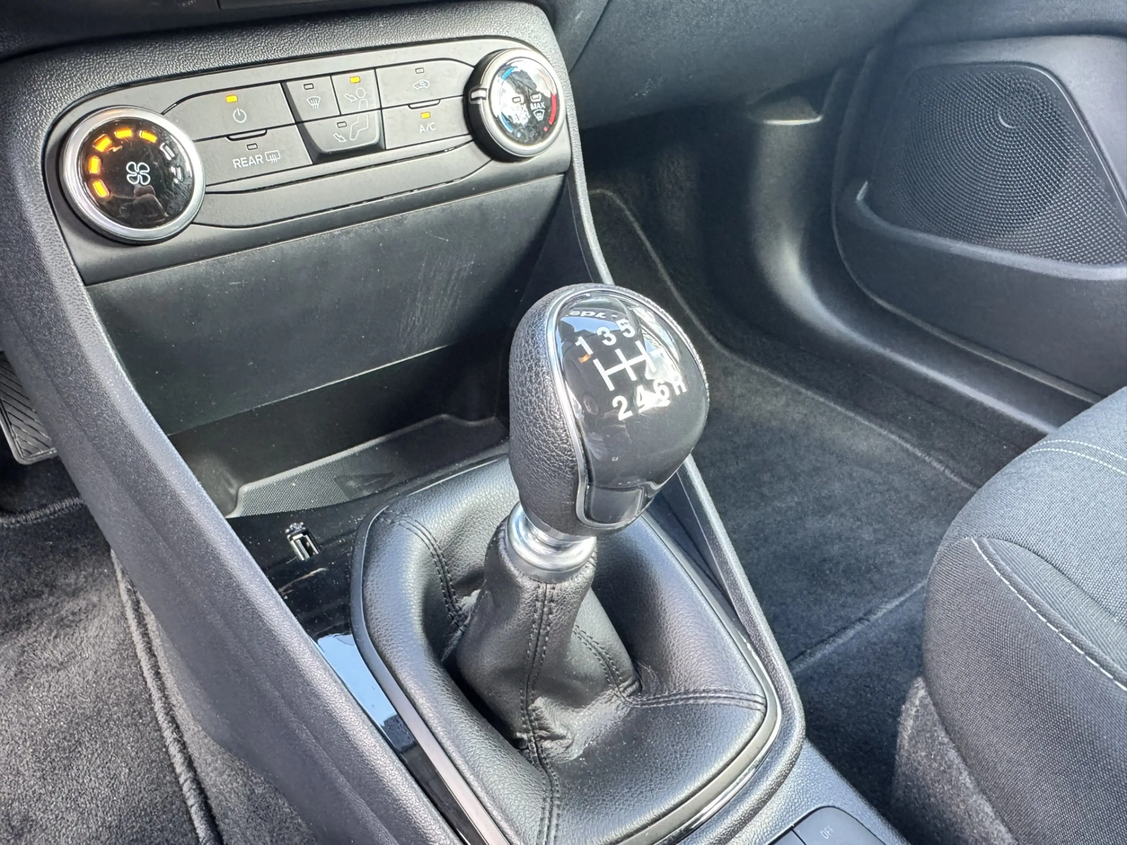Ford Fiesta 1.0 EcoBoost Connected — photo 22