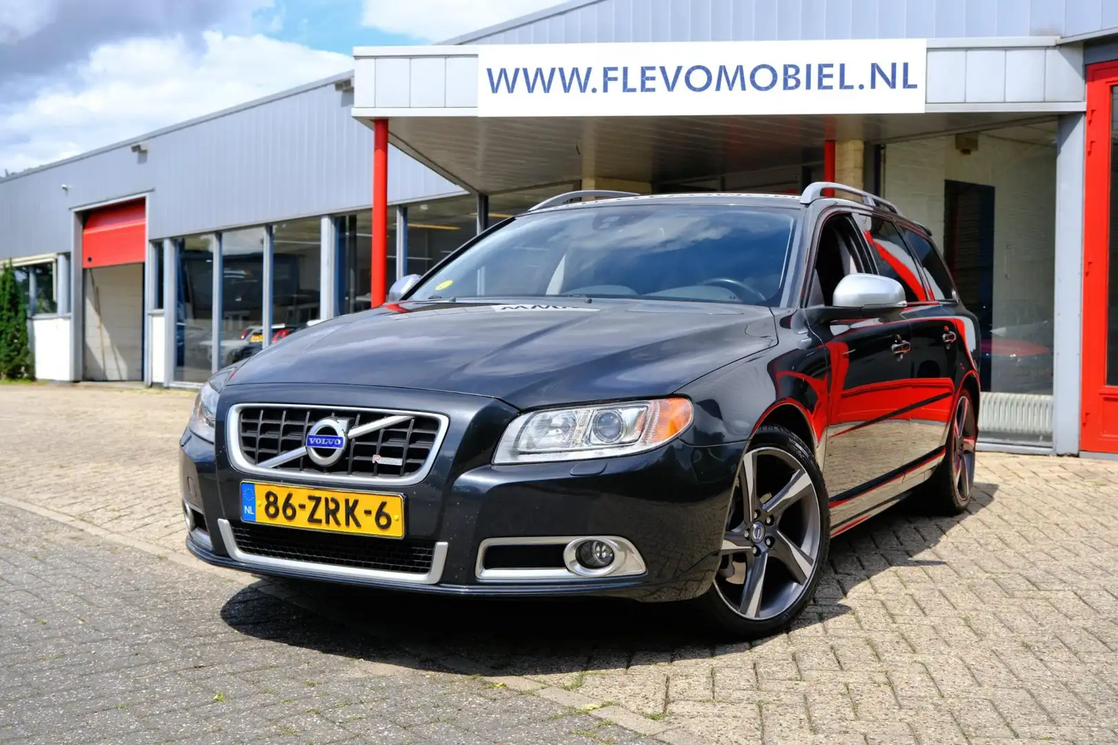 Volvo V70 2.0 D4 163pk R-Edition Xenon|Leder|Navi |Clima|LMV Grijs - 1