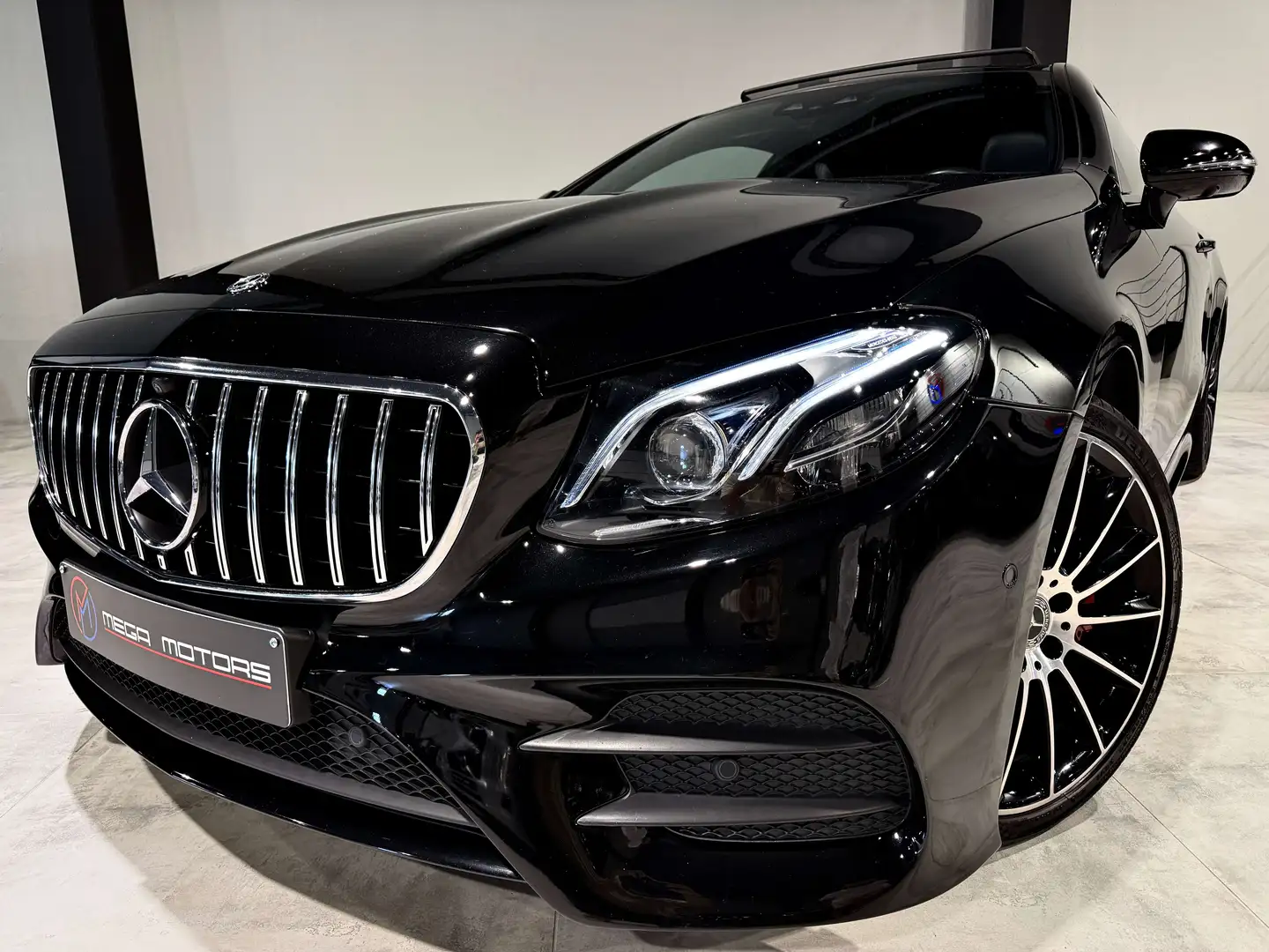 Mercedes-Benz E 220 d 194CV COUPÉ PACK AMG\ PACK NiGHT PANO BURMEST Noir - 1