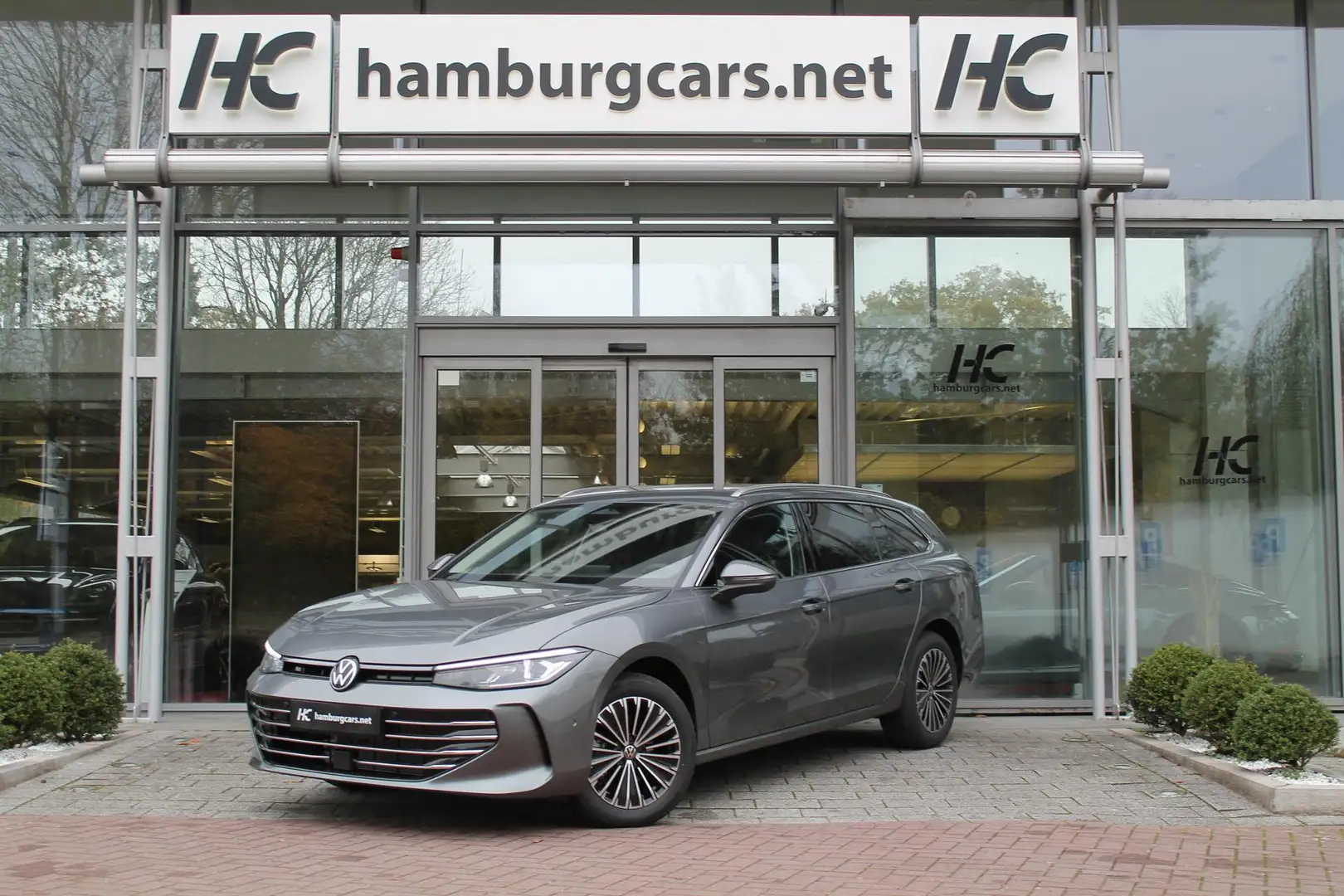 Volkswagen Passat Variant Elegance 1.5 eTSI DSG NaviPROMax Grau - 2