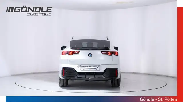 BMW iX2 xDrive30 Ansicht 4