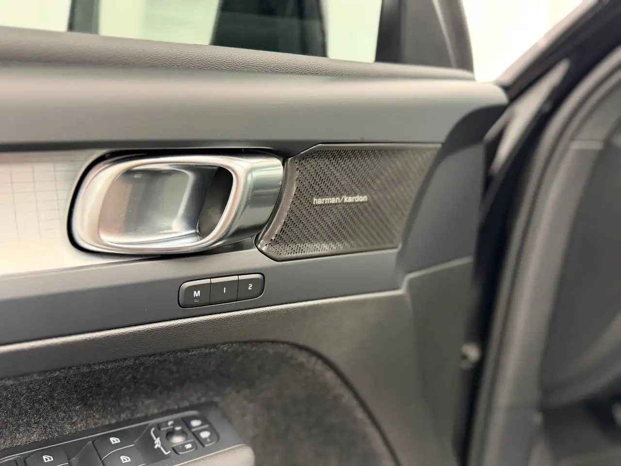 Volvo XC40 Plus Dark 2.0 Geartronic/Assist Pilot/360°, миниатюра 22