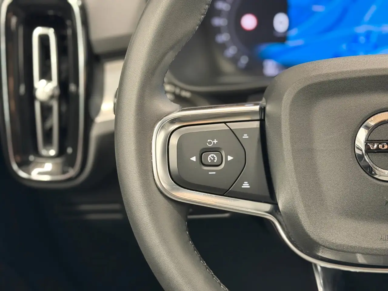 Volvo XC40 Plus Dark 2.0 Geartronic/Assist Pilot/360°, миниатюра 19