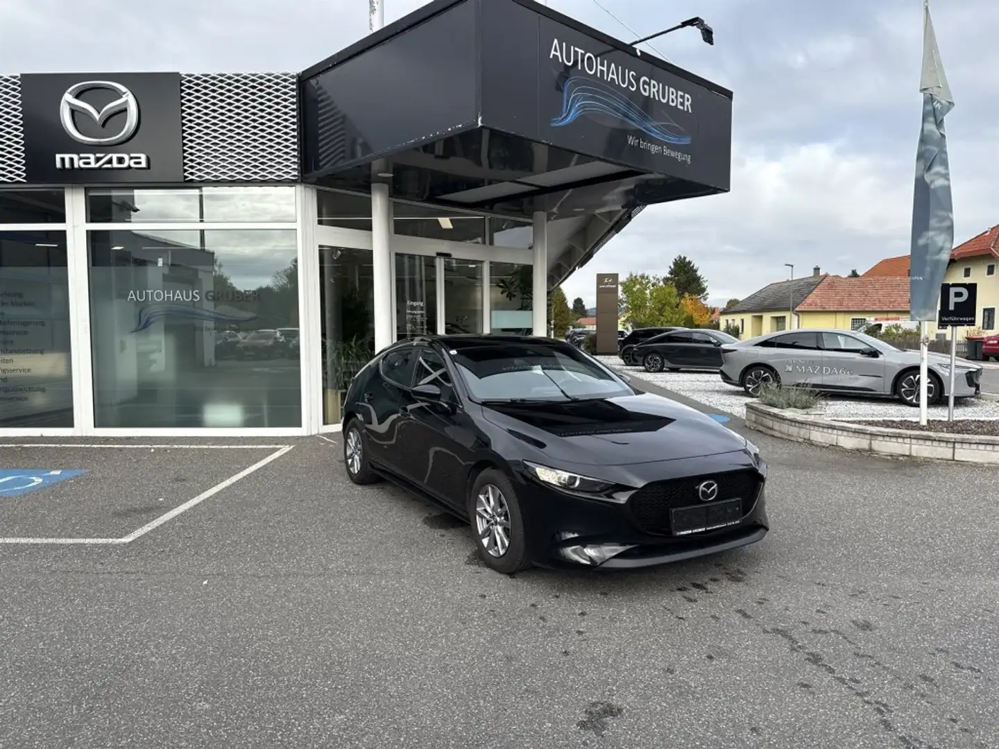 Mazda 3 e-Skyactiv-G122 Comfort Schwarz - 2