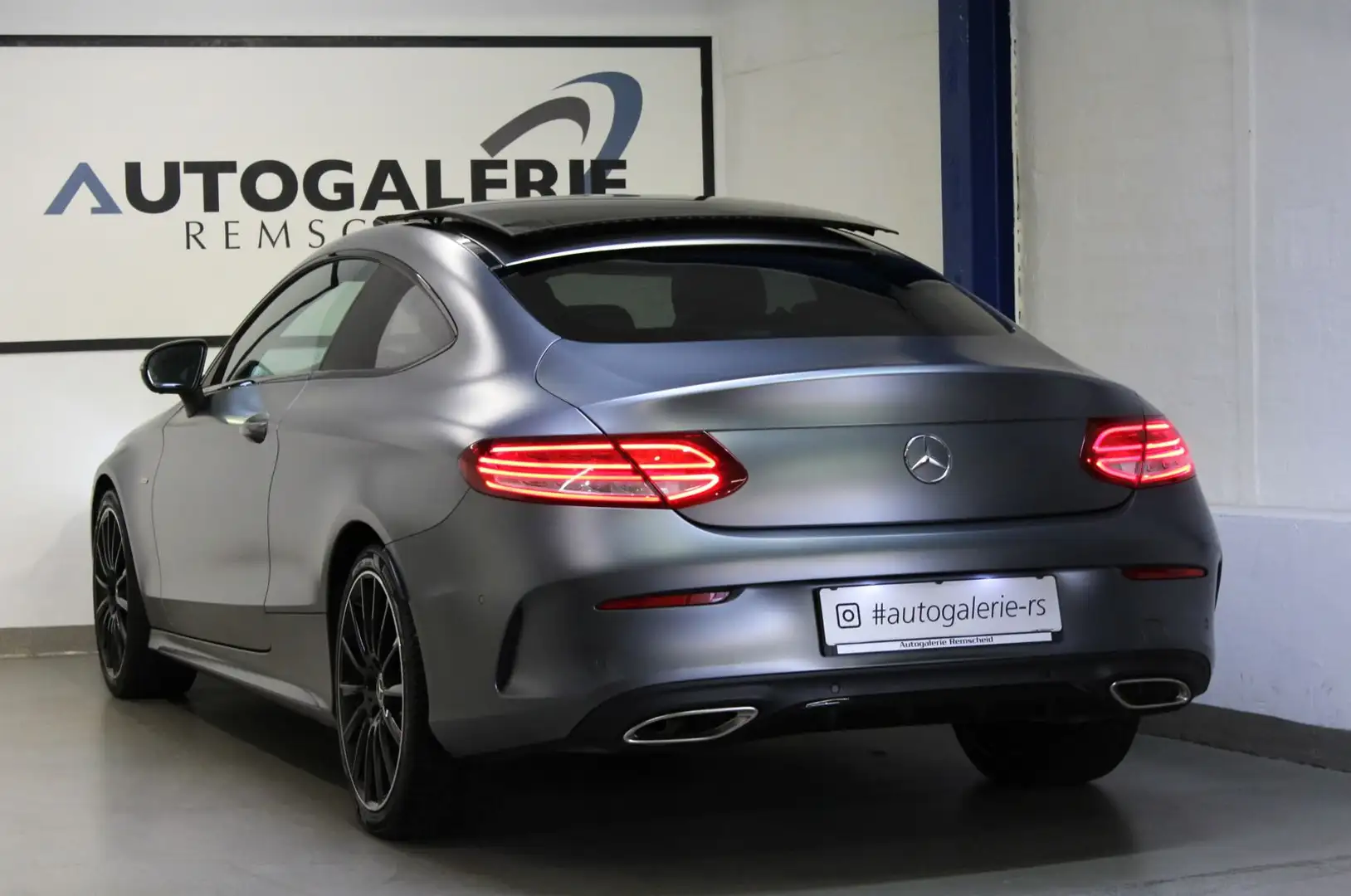 Mercedes-Benz C 200 Coupe Night Edition*MATTLACK*AMG LINE*PANO Gris - 1